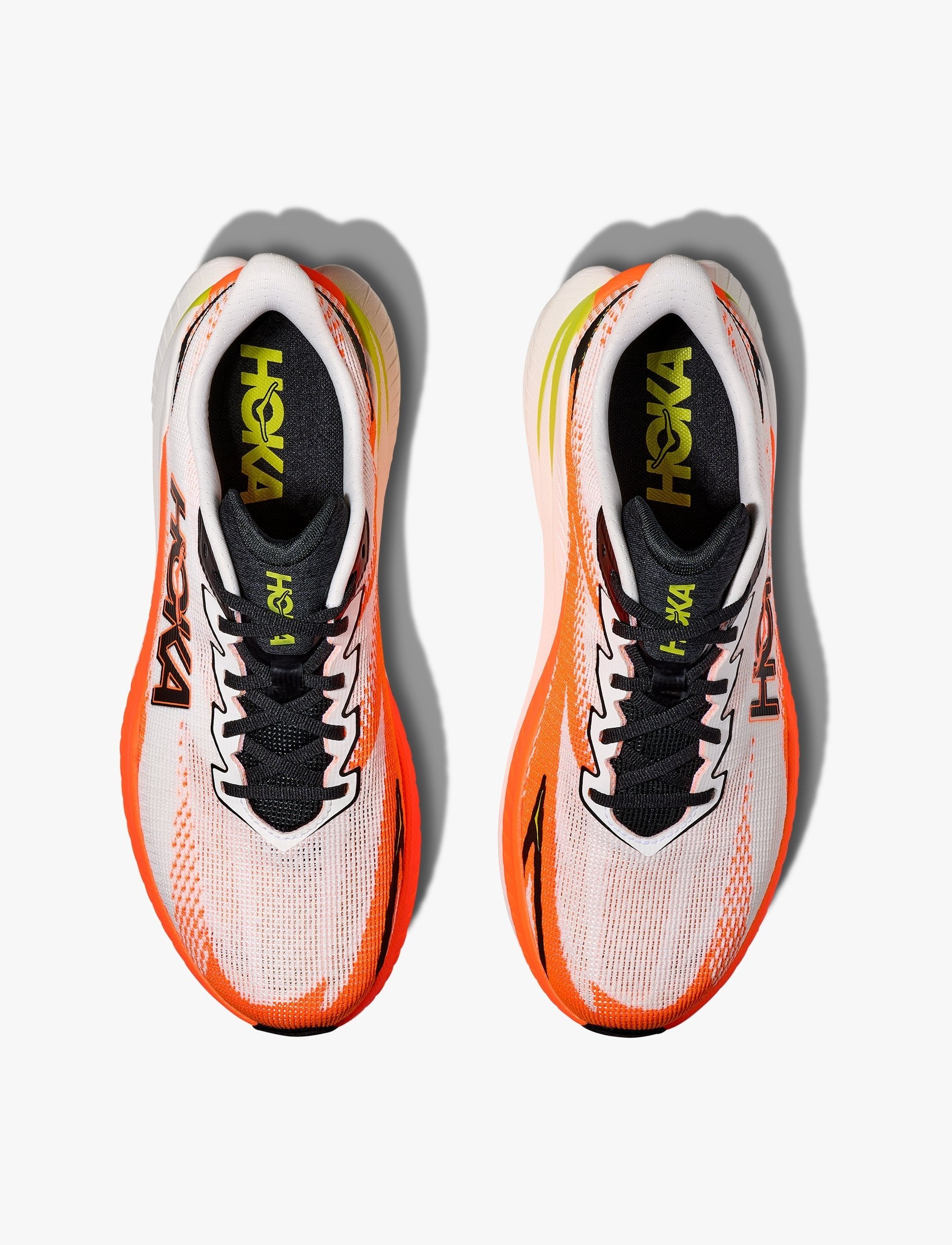 HOKA MACH X 3 - נעלי ספורט לגברים הוקה מאכ איקס בצבע לבן/נאון טנג'רין