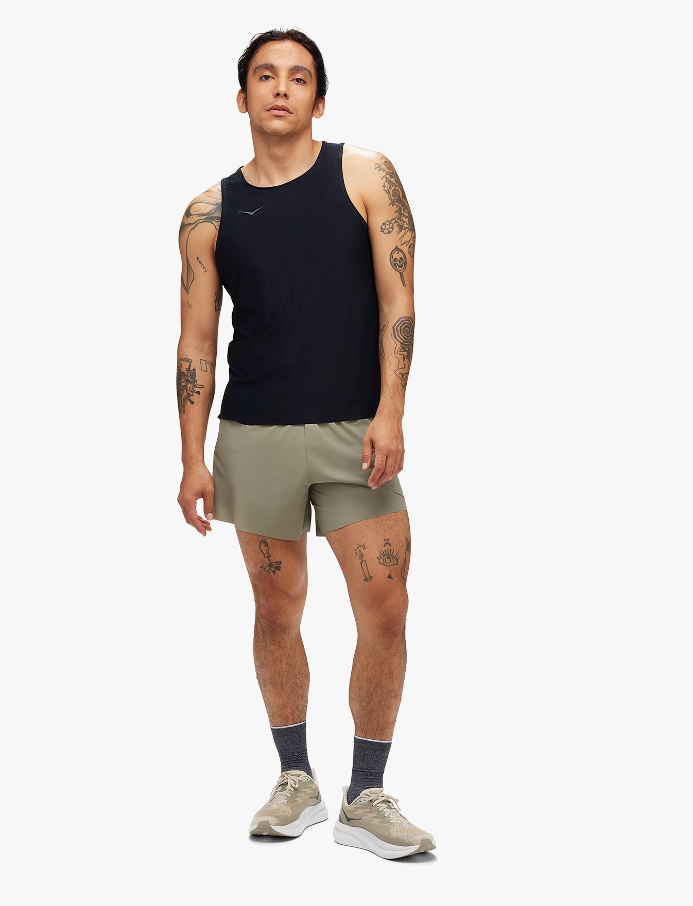 M AIROLITE RUN TANK - גופיית ריצה אירולייט לגברים בצבע שחור