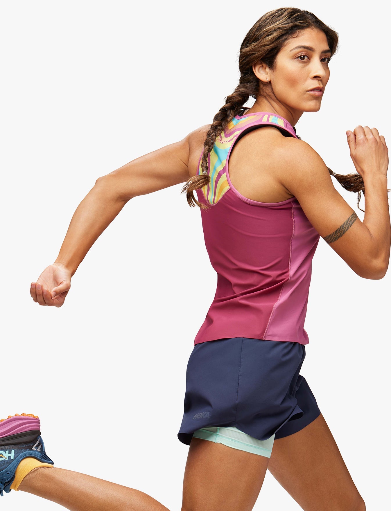 גופיית ריצה אירולייט לנשים - W AIROLITE RUN TANK בצבע ורוד