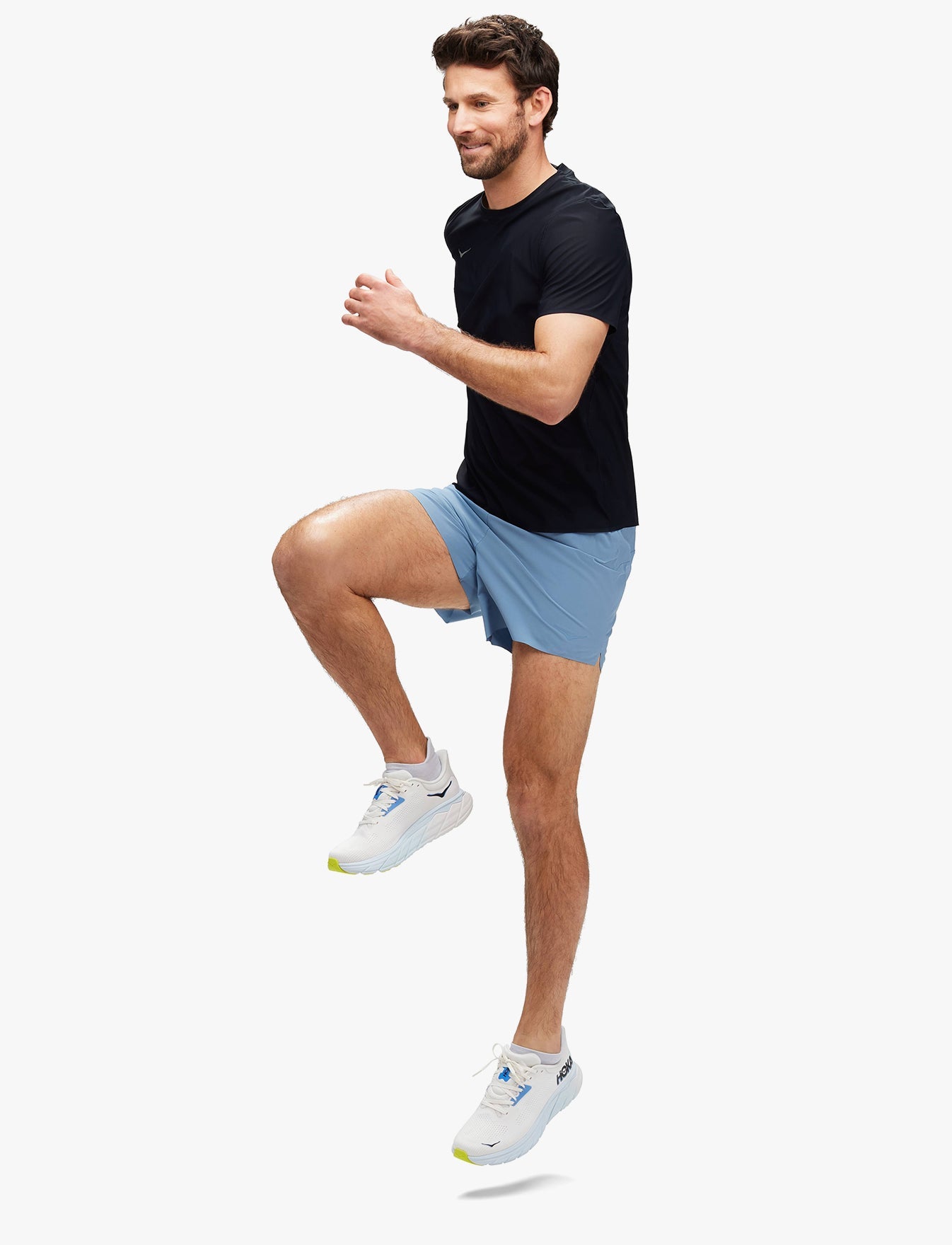 M AIROLITE RUN SHORT SLEEVE - חולצת ריצה לגברים טי אירולייט - שרוול קצר בצבע שחור