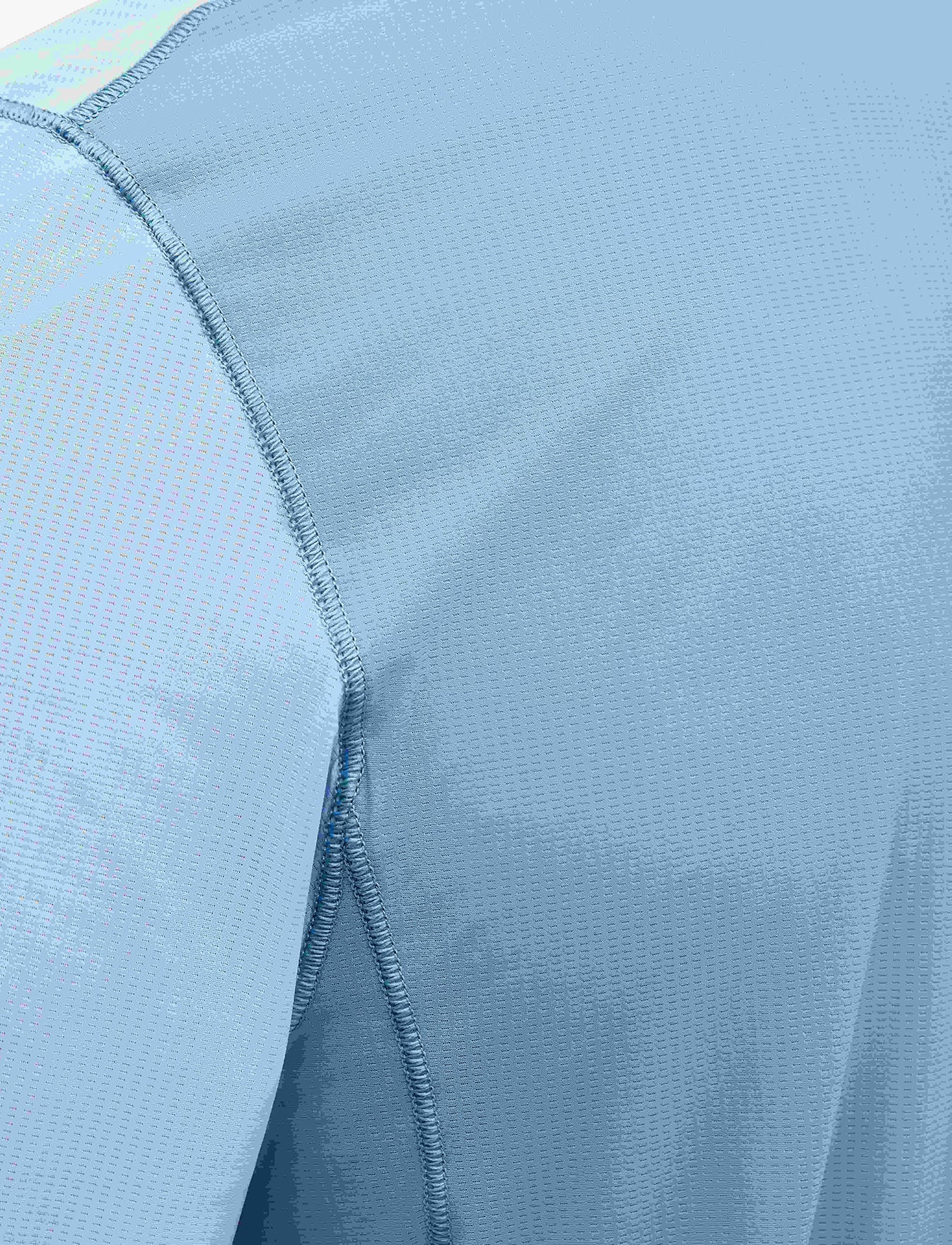 M AIROLITE RUN SHORT SLEEVE - חולצת ריצה לגברים טי אירולייט - שרוול קצר בצבע כחול אפלולי