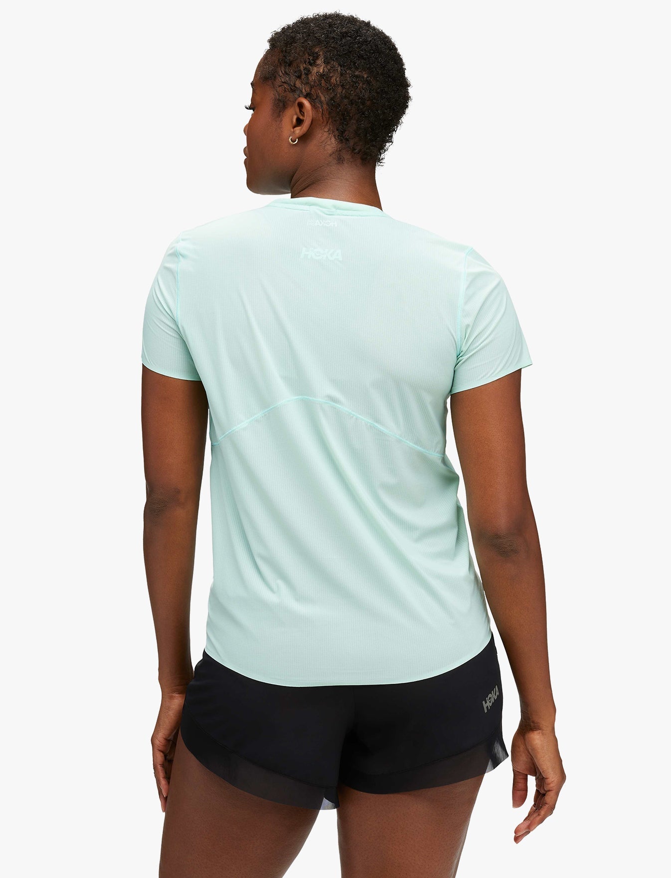 AIROLITE RUN SHORT SLEEVE - חולצת ריצה לנשים טי אירולייט - שרוול קצר בצבע תכלת