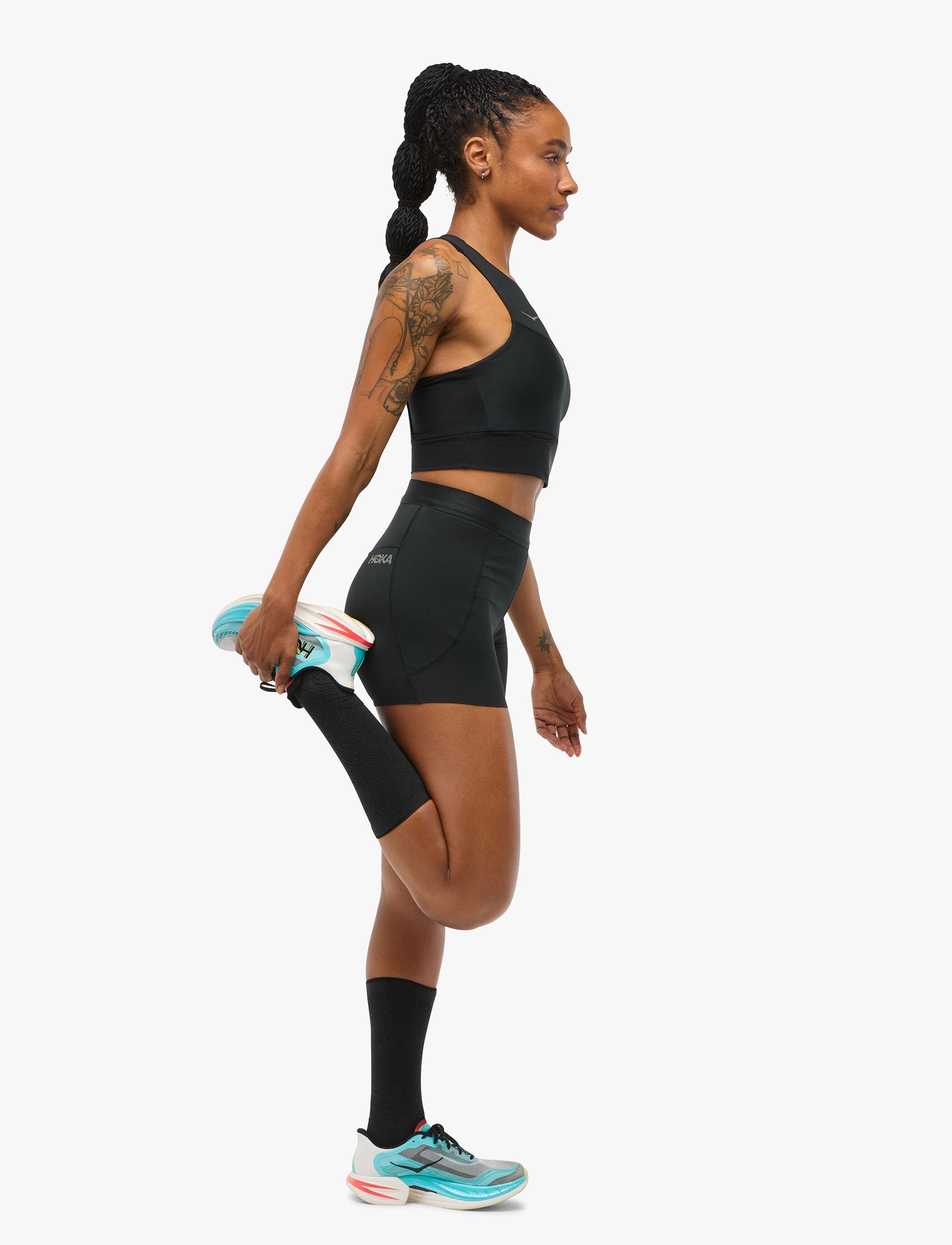 HOKA Novafly 3'' Knit Short - מכנסי ריצה והליכה לנשים נובה פליי בצבע שחור