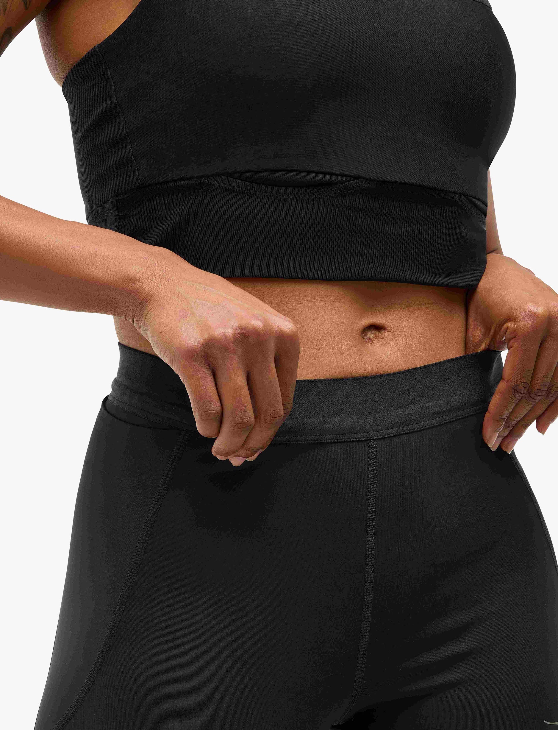 HOKA Novafly 3'' Knit Short - מכנסי ריצה והליכה לנשים נובה פליי בצבע שחור