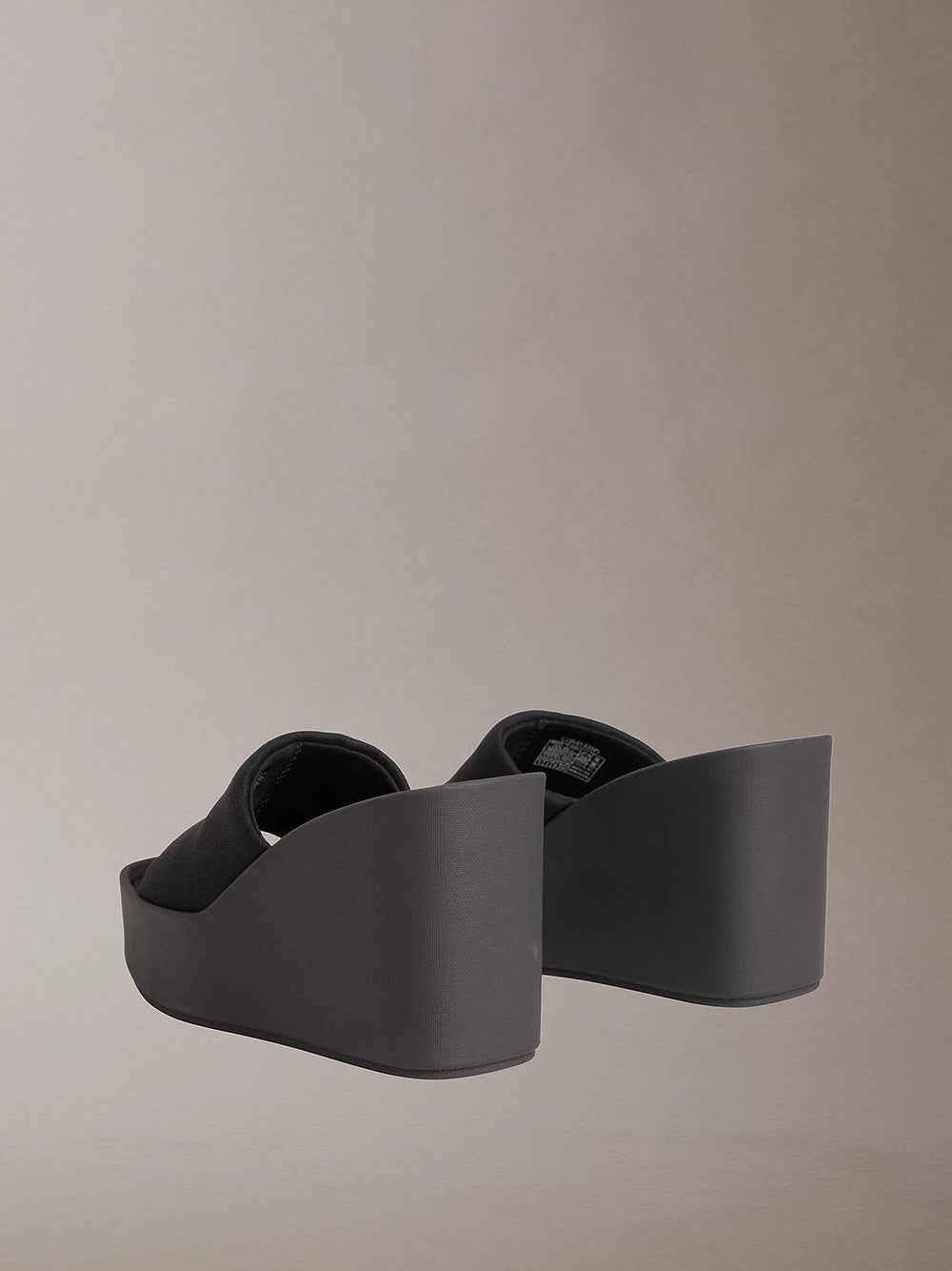 כפכפי קלווין קליין Melia - Canvas Platform Wedge נשים