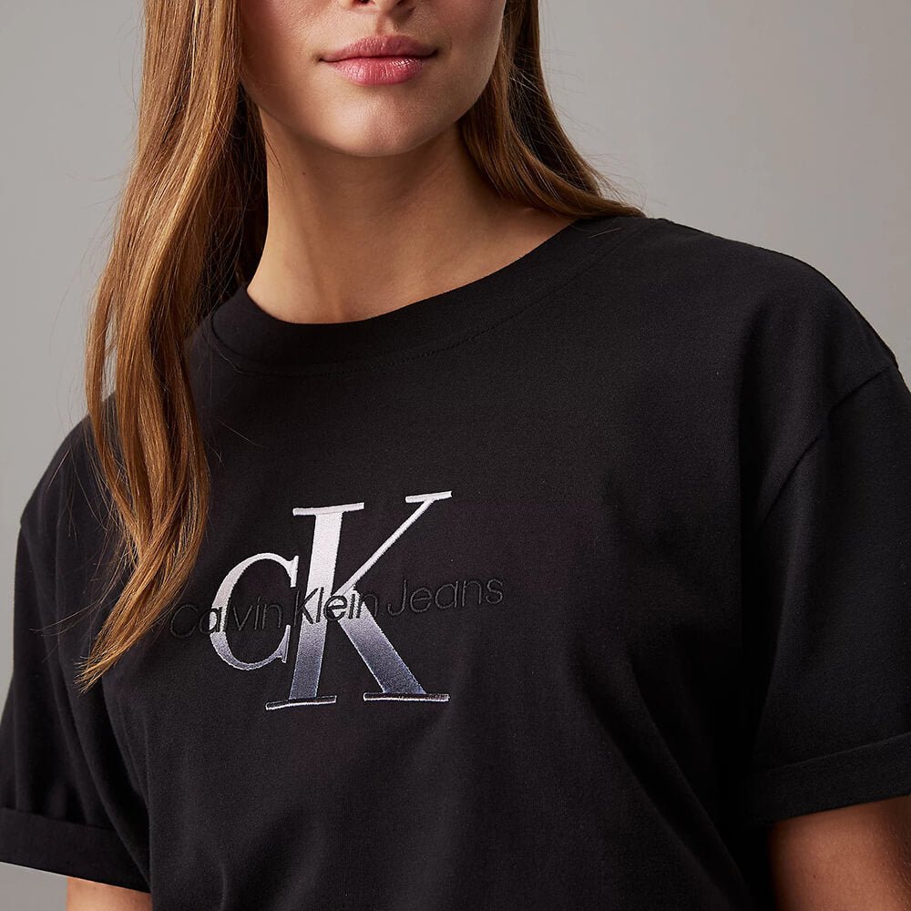 חולצת טישירט קצרה קלווין קליין Embroidered Monologo Tee נשים