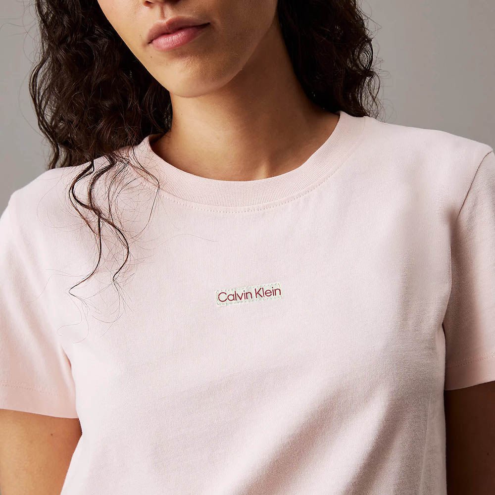 חולצת טישירט קצרה קלווין קליין Placed Institutional נשים