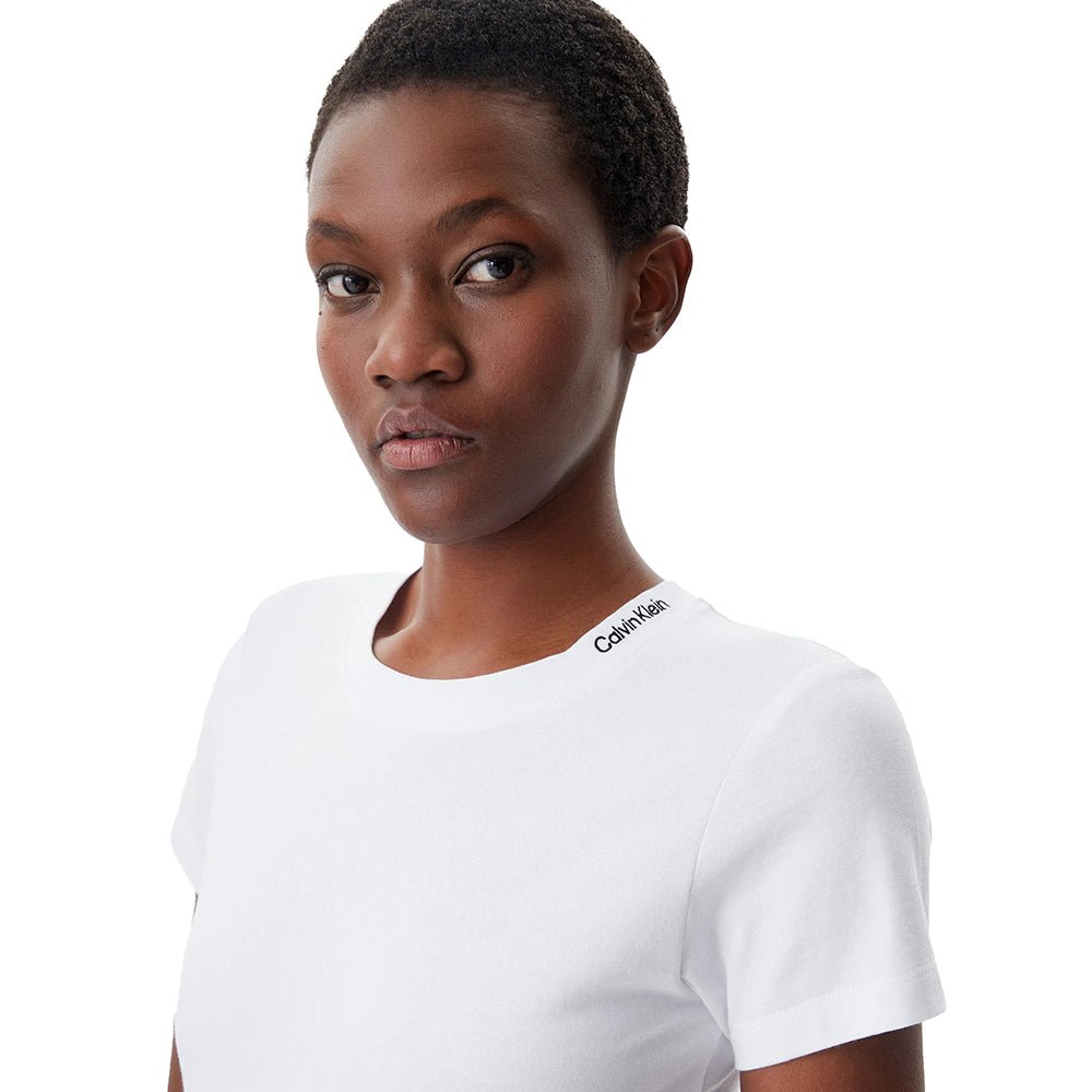 חולצת טישירט קצרה קלווין קליין Slim Logo Collar נשים