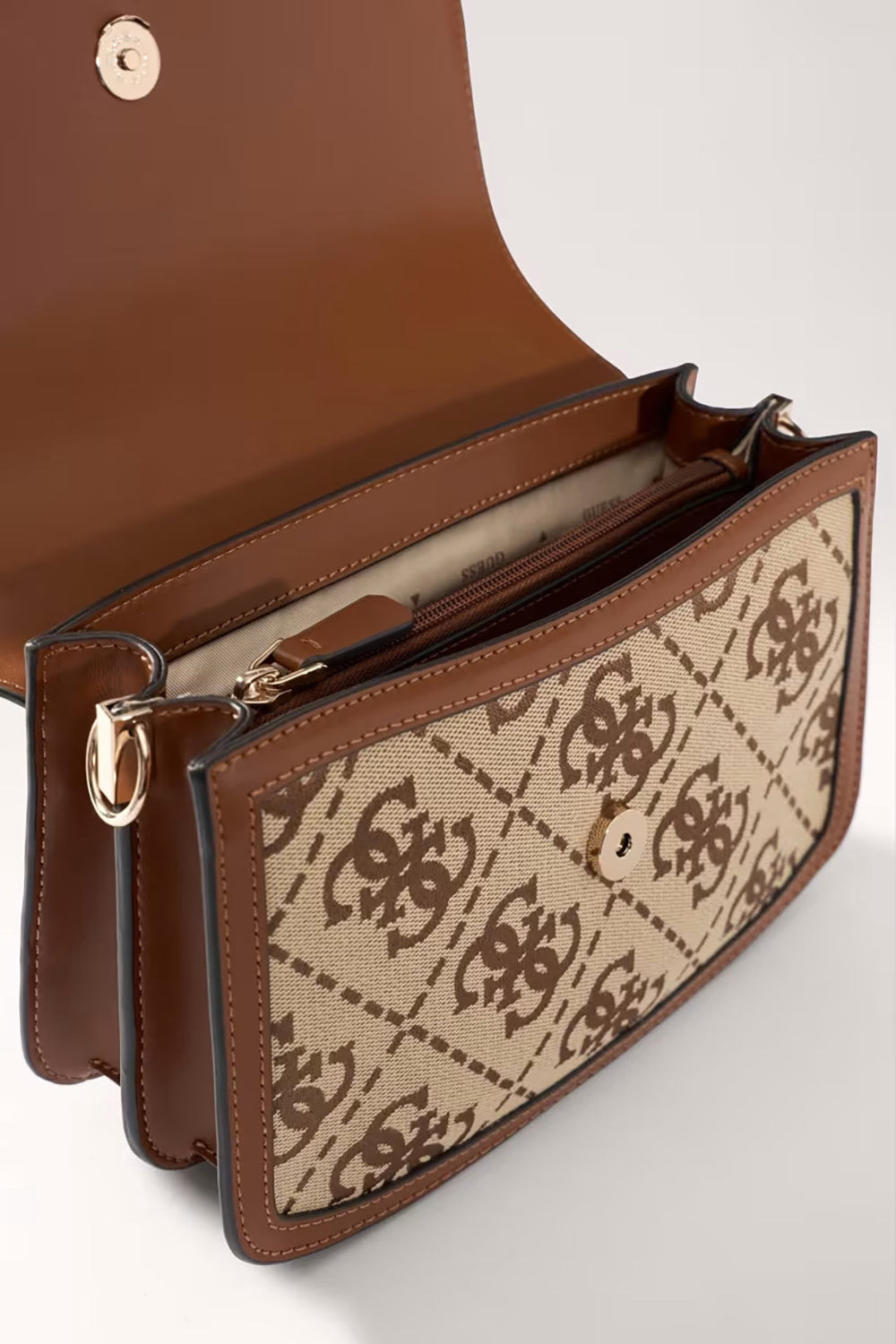 תיק Guess Audrey Logo Cnvrtbl Xbdy Flap נשים