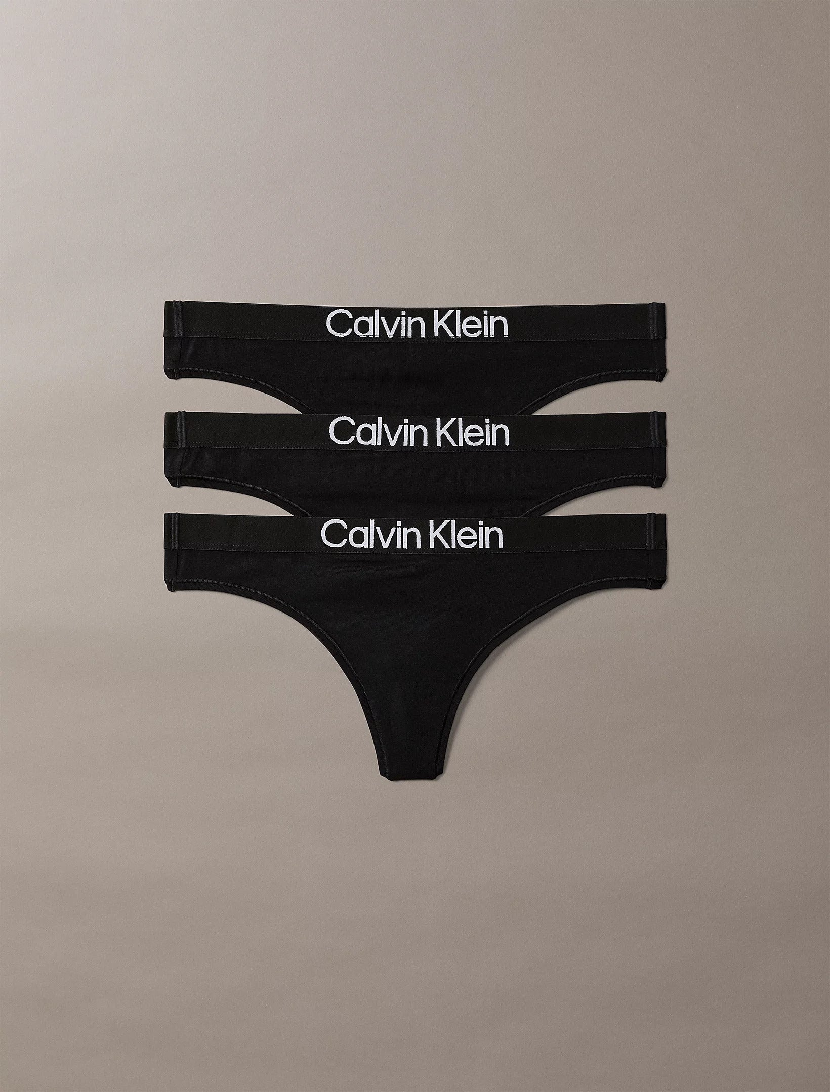 מארז שלישיית תחתוני קלווין קליין 3 Pack Thongs - Maximum Cotton נשים