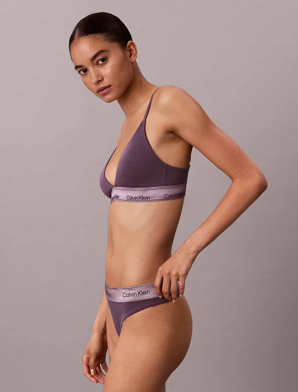 תחתוני קלווין קליין Metallic Thong - Icon Cotton Modal Metallic נשים