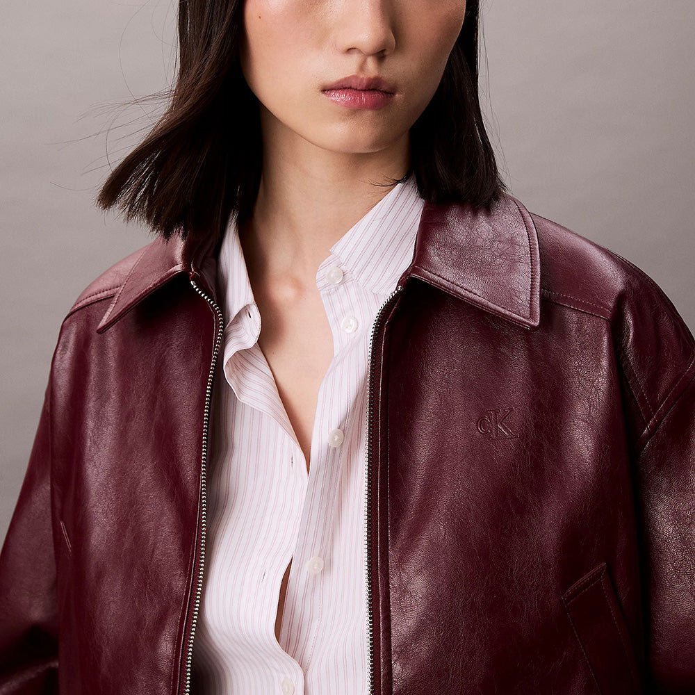 ג'קט קלווין קליין Cropped Faux Leather Bomber נשים