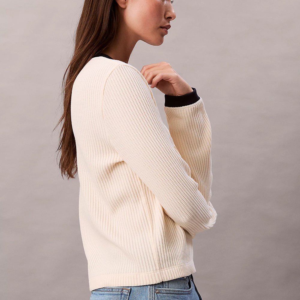 חולצת טישירט ארוכה קלווין קליין Waffle נשים