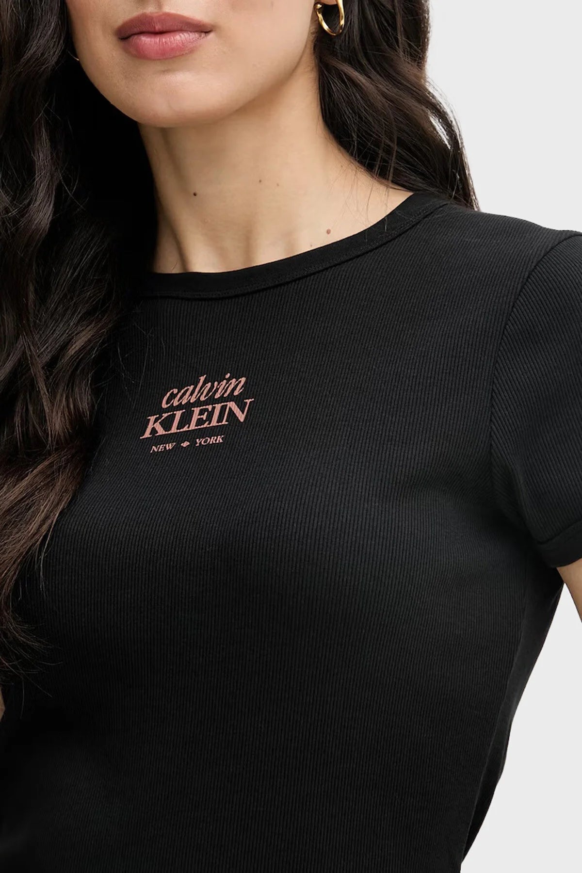 חולצת טישירט קצרה קלווין קליין Slim Ribbed Cotton Logo נשים