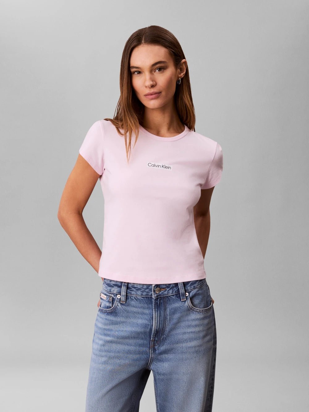 חולצת טישירט קצרה קלווין קליין Baby Fit נשים