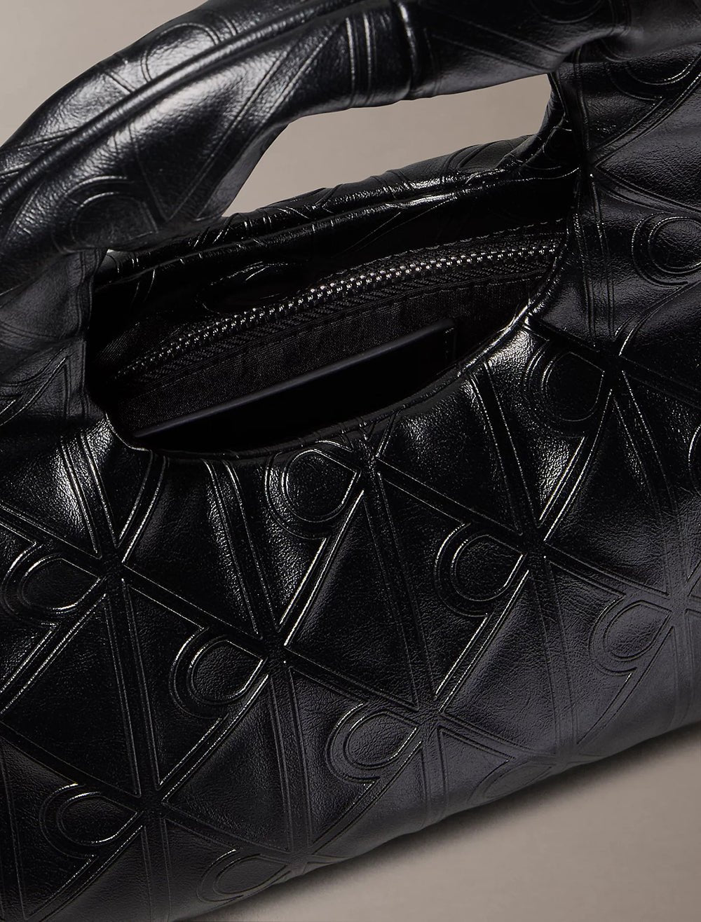 תיק קלווין קליין Puffer Emblem Logo Small נשים