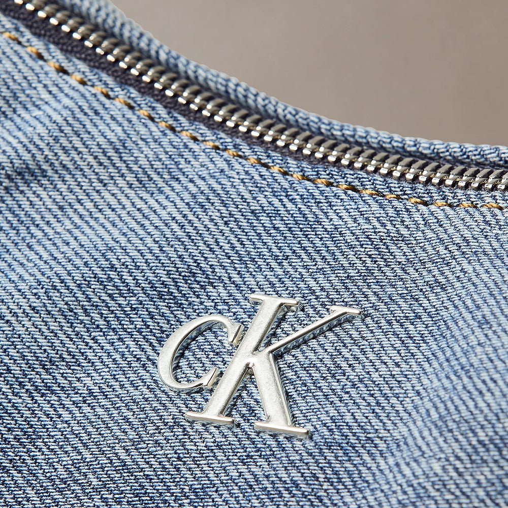 תיק קלווין קליין Kleine Denim-Hobo נשים