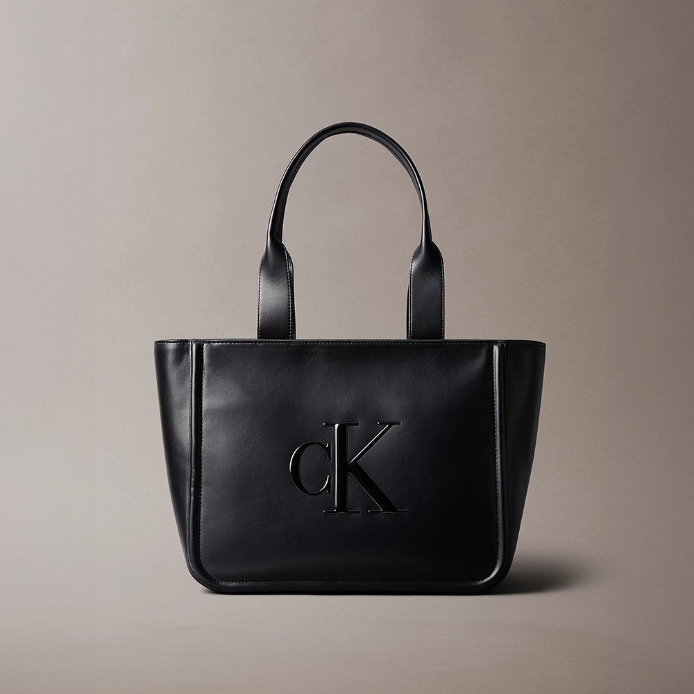 תיק קלווין קליין Embossed Monogram Logo Tote נשים