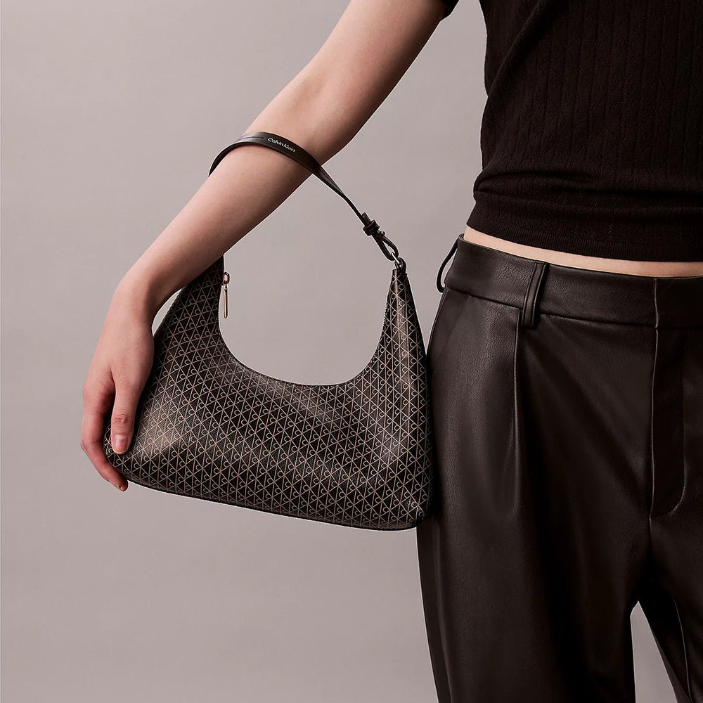 תיק קלווין קליין Allover Monogram Logo Shoulder נשים