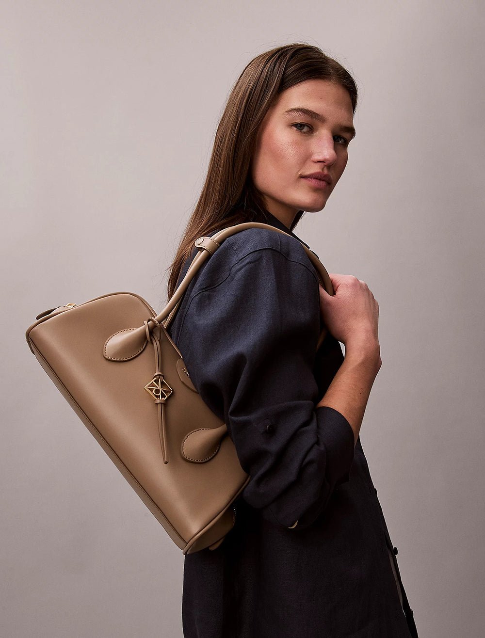 תיק קלווין קליין Multi Compartment Shoulder Bag נשים