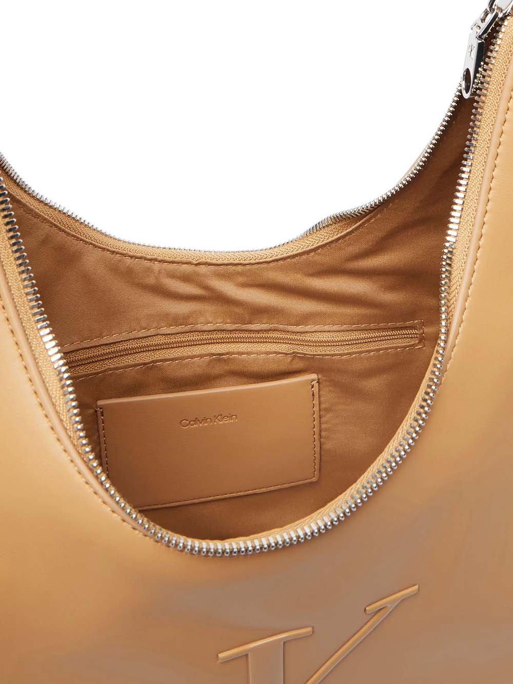 תיק קלווין קליין Bold Crescent Bag נשים