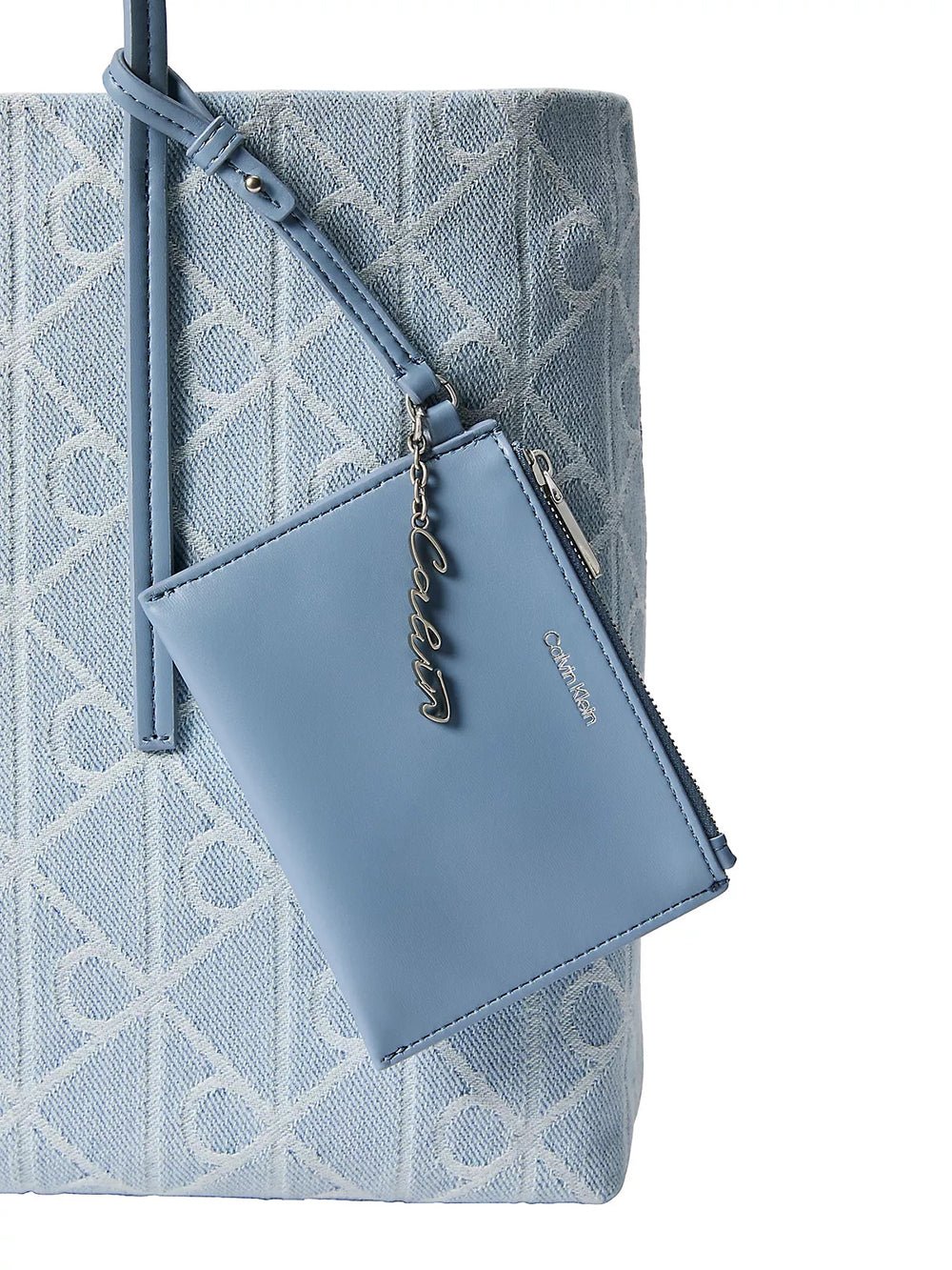 תיק קלווין קליין Emblem Aop Denim Tote W Pouch נשים