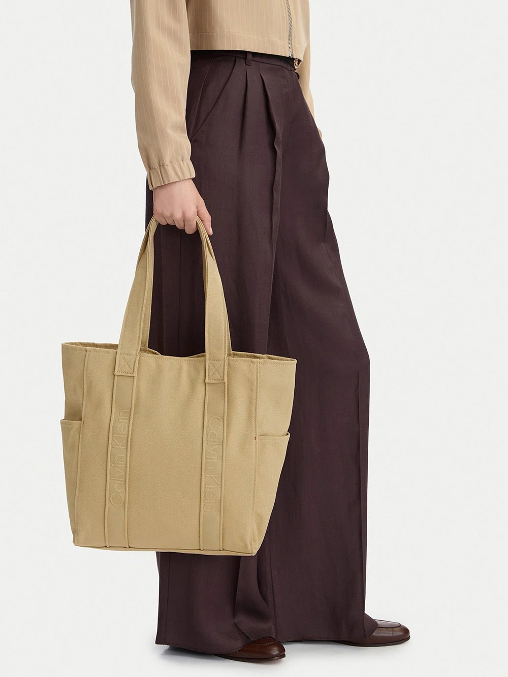 תיק קלווין קליין Webbing Strap Canvas Tote נשים