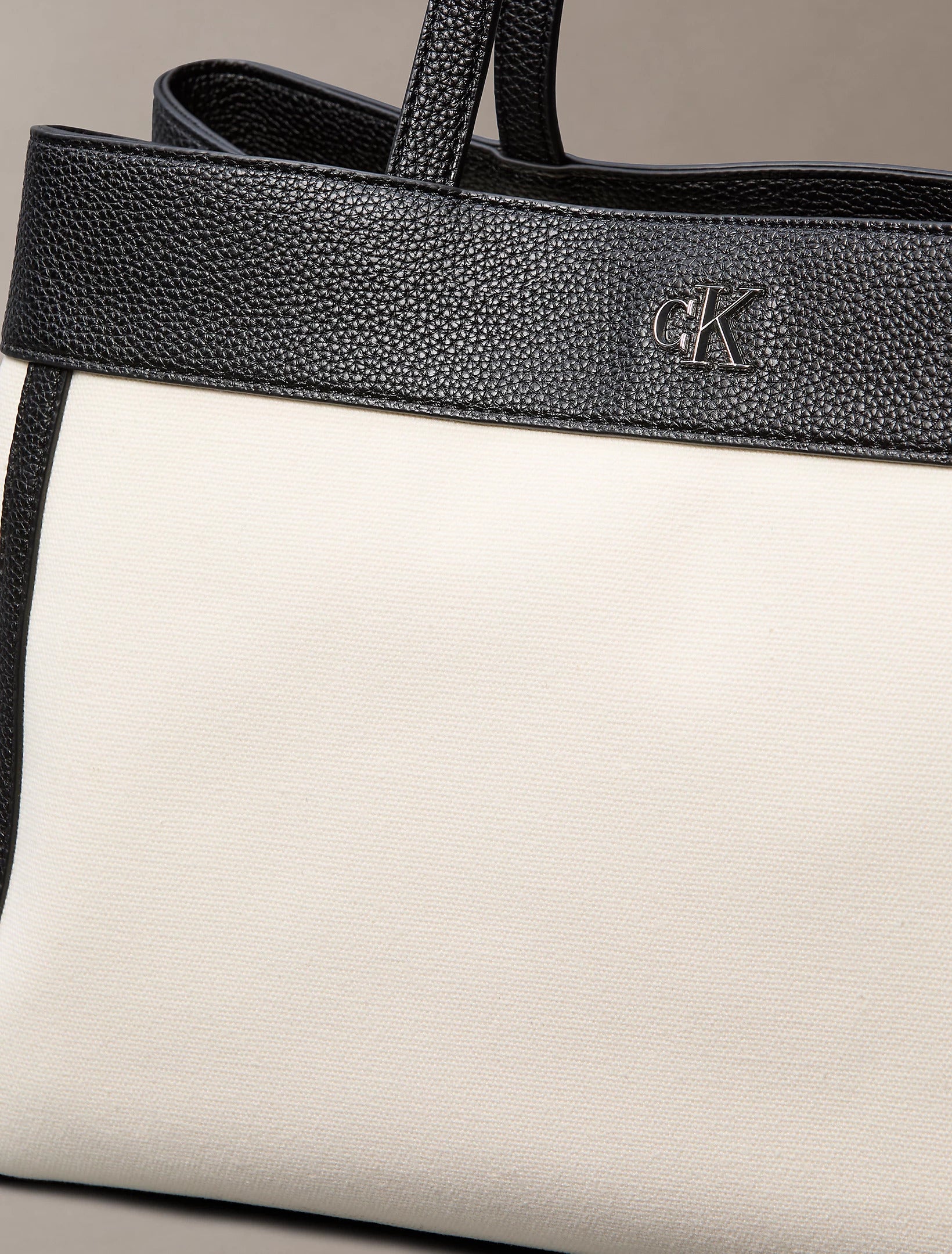 תיק קלווין קליין Cotton Canvas Tote נשים