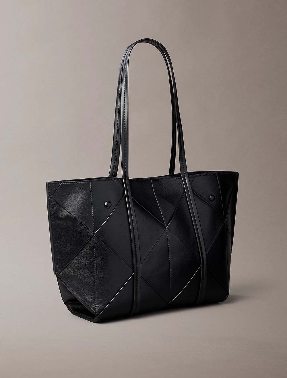 תיק קלווין קליין Woven Medium Carryall נשים