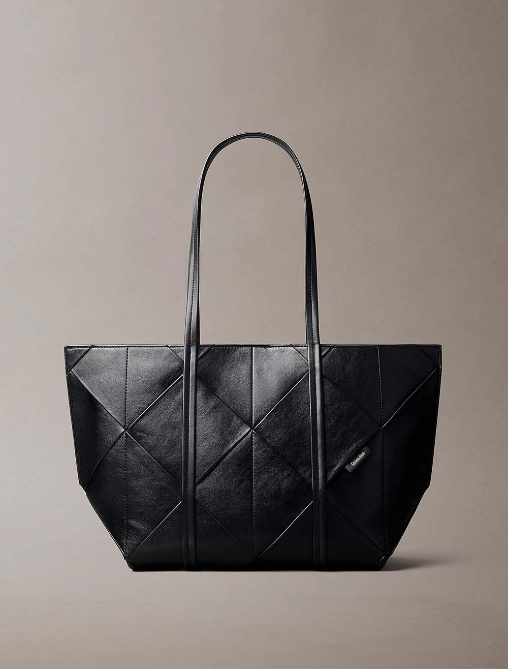 תיק קלווין קליין Woven Medium Carryall נשים