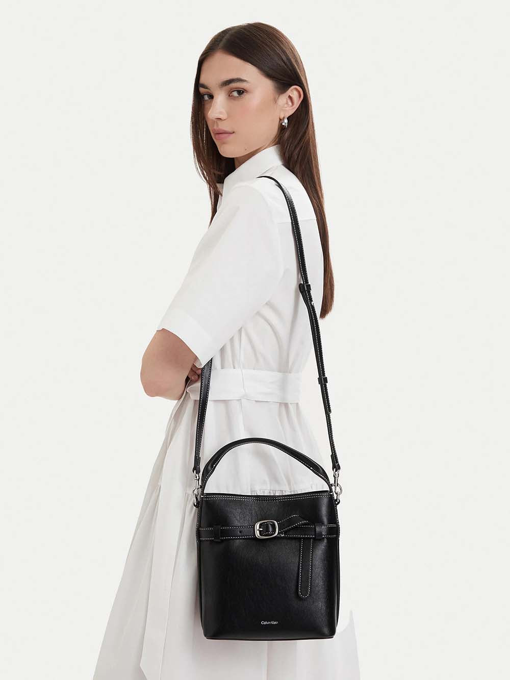 תיק קלווין קליין Buckle Mini Bucket Crossbody נשים