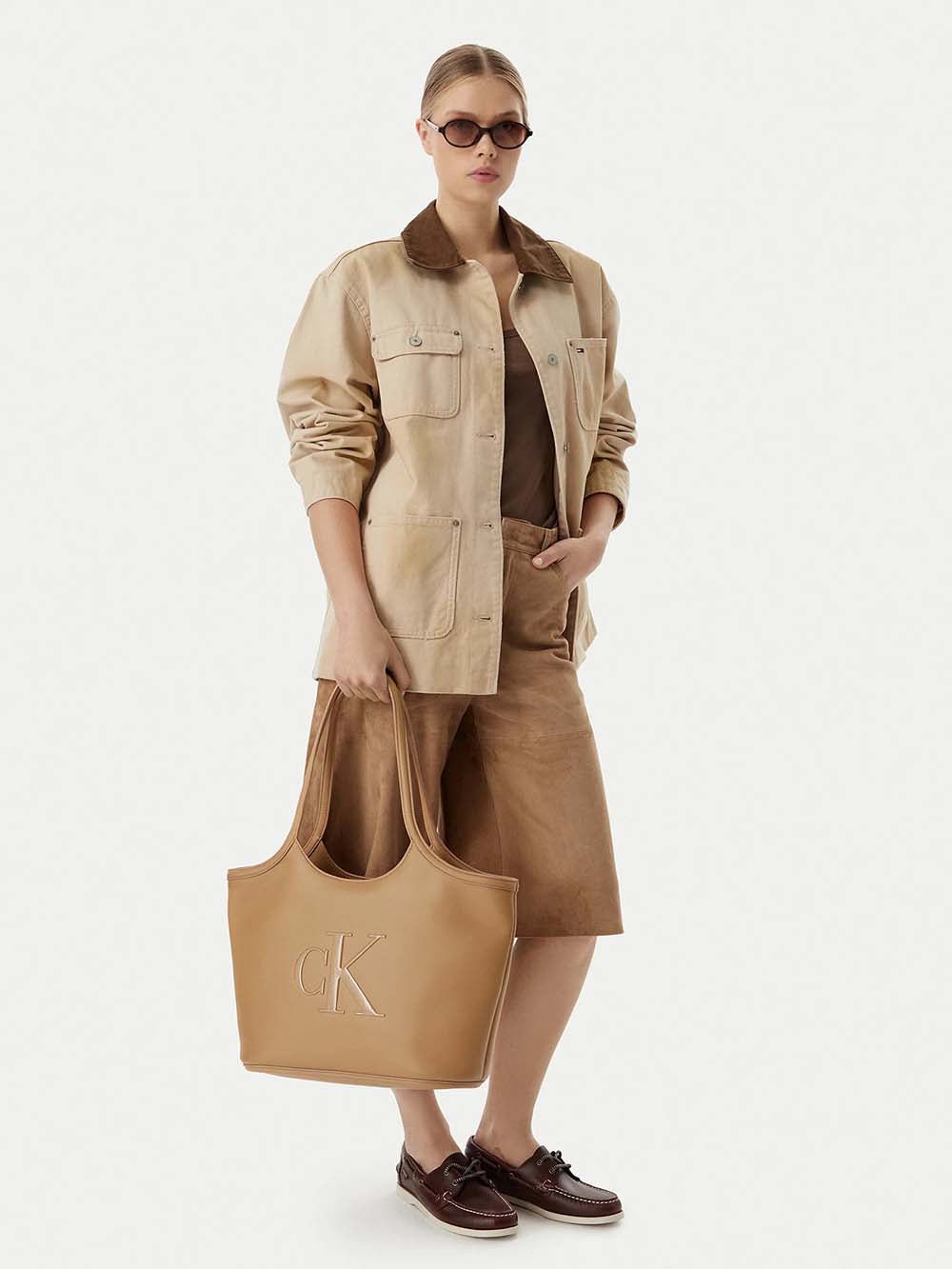 תיק קלווין קליין Bold Shopper נשים