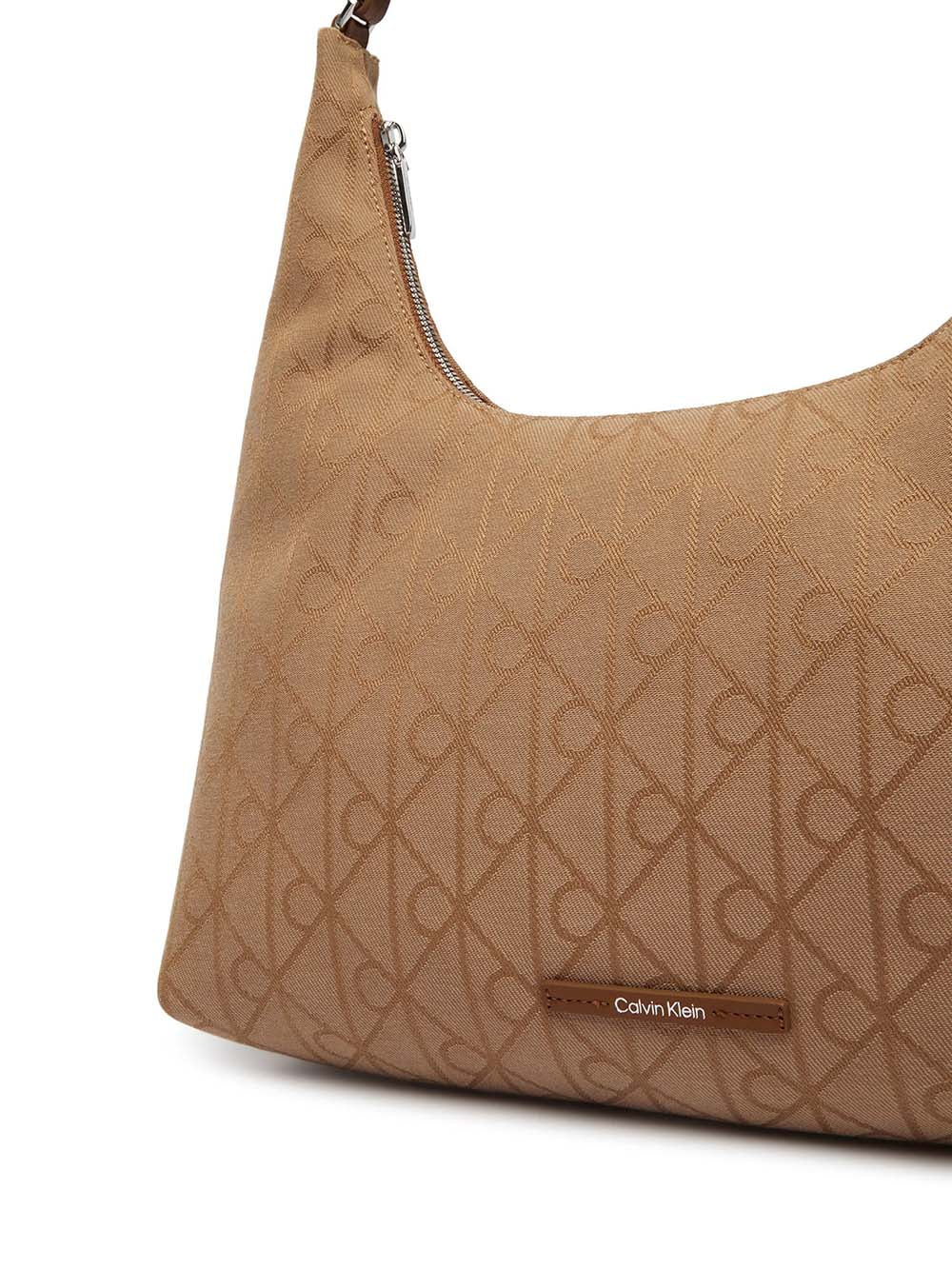 תיק קלווין קליין Emblem Jacquard Shoulder Bag נשים