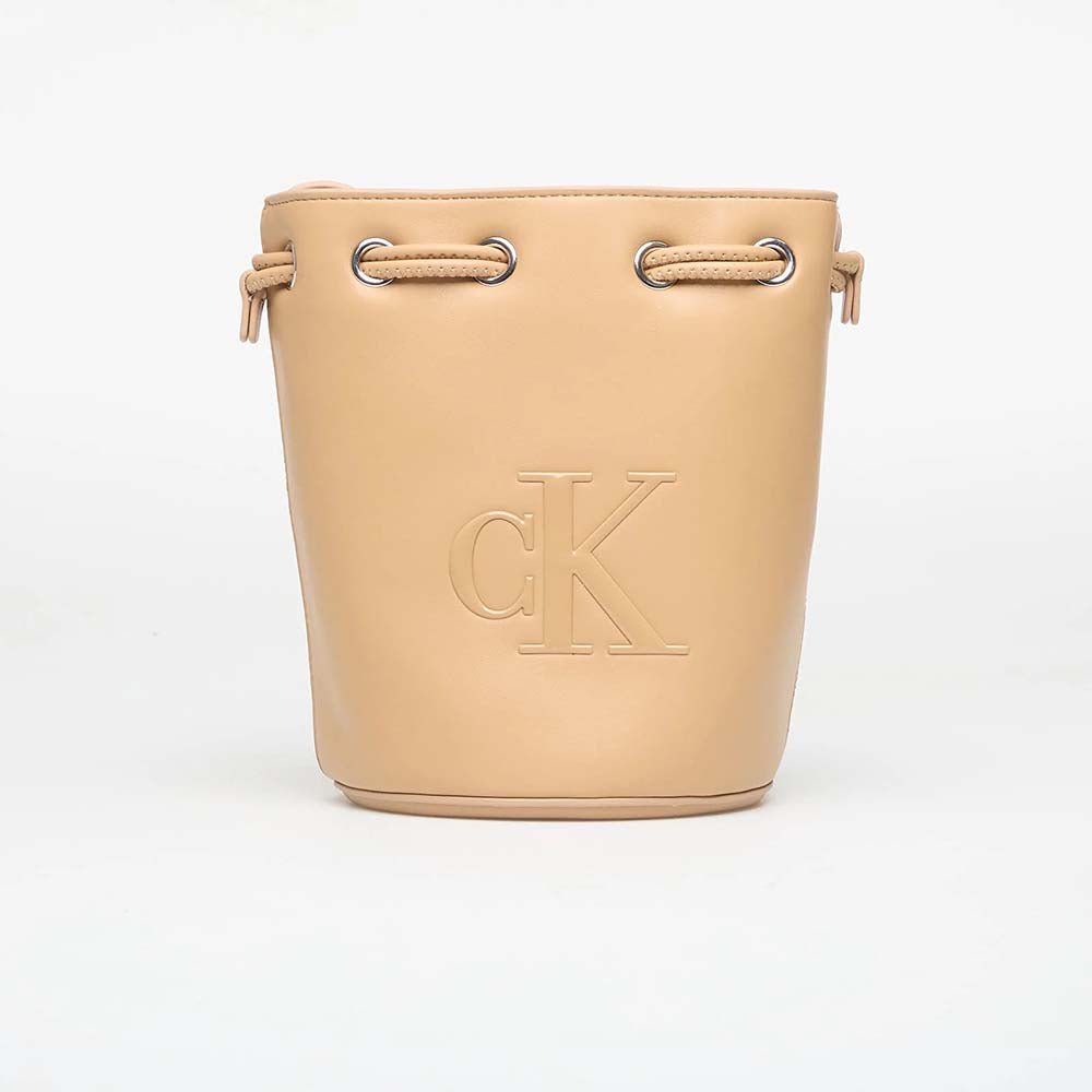 תיק קלווין קליין Emblem Jacquard Bucket Bag נשים