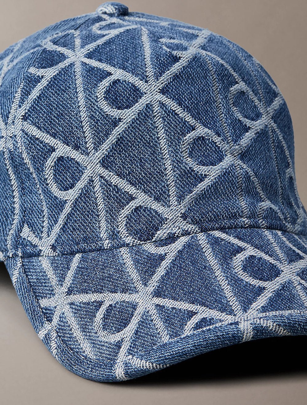 כובע קלווין קליין Allover Emblem Logo Denim Baseball Cap נשים