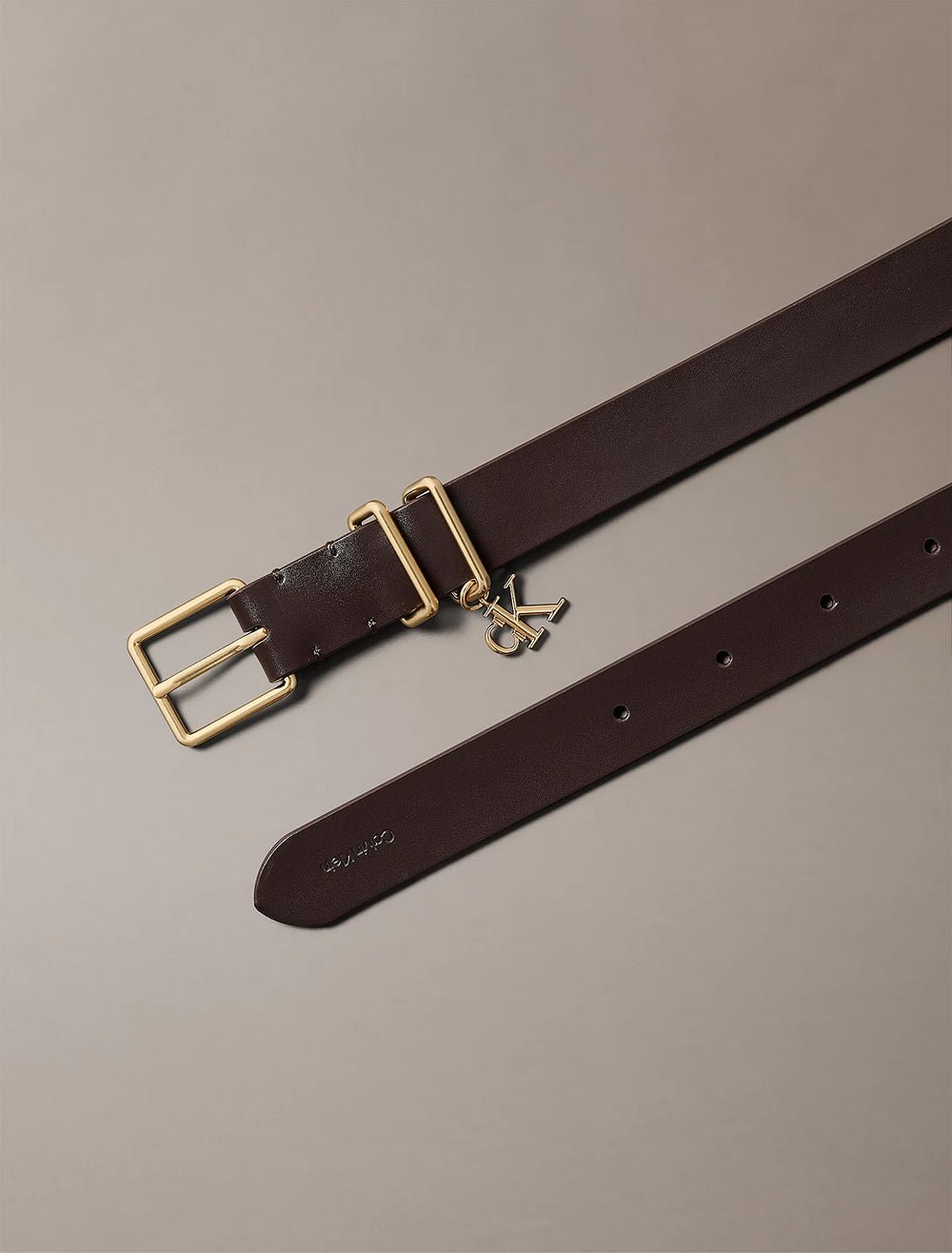 חגורה קלווין קליין Leather Signature Logo Charm נשים - ck-LV04F7086G-XP6-85CM