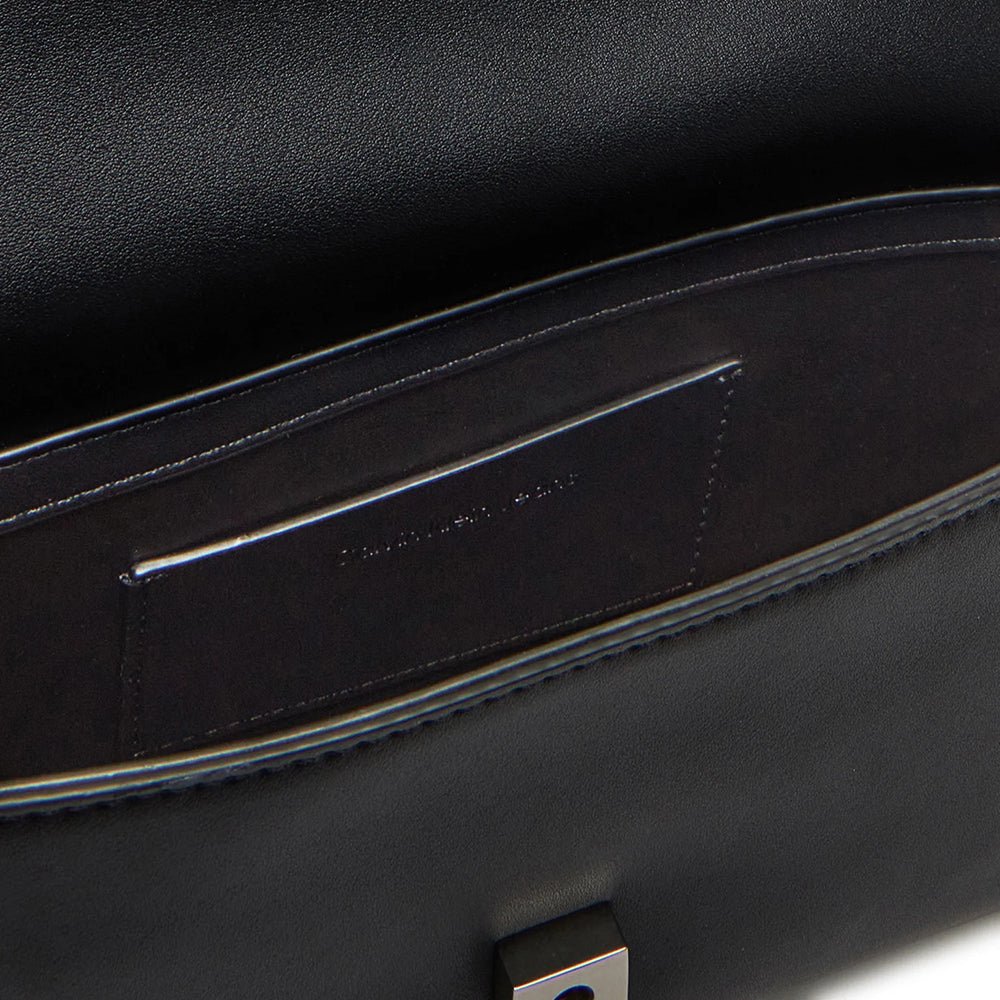 תיק קלווין קליין Sculpted Flap Shoulder Pouch נשים