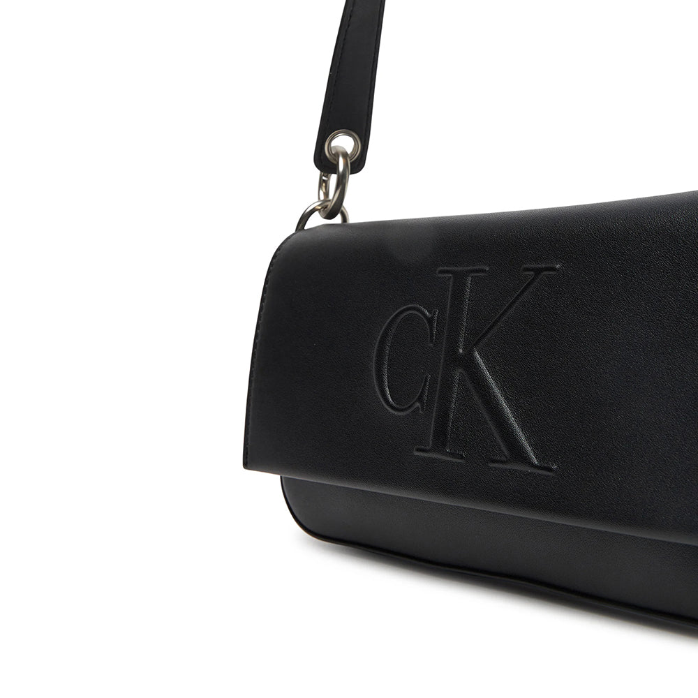 תיק קלווין קליין Sculpted Flap Shoulder Pouch נשים