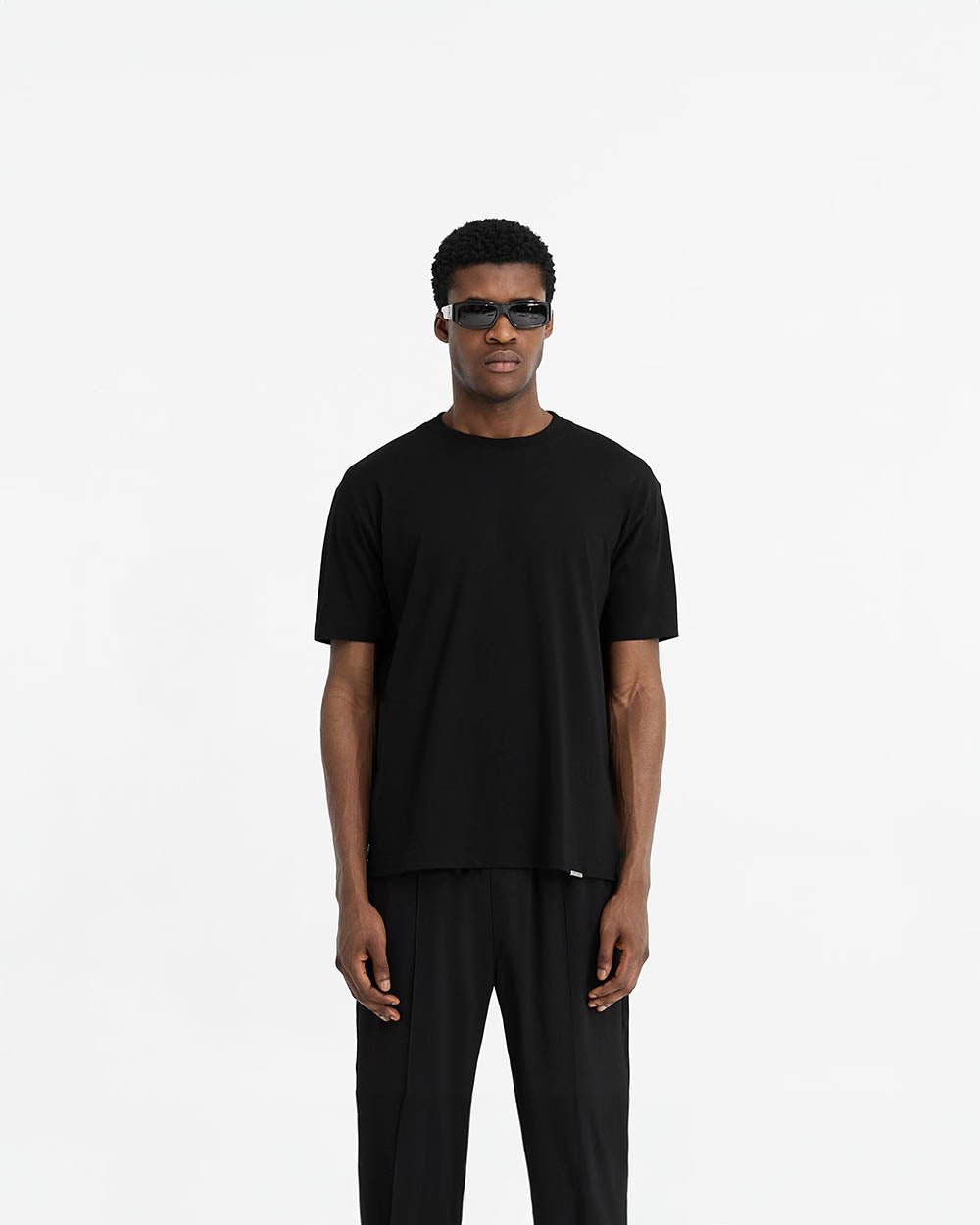 חולצת טישירט בייסיק קצרה רפרזנט Flat Initial גברים