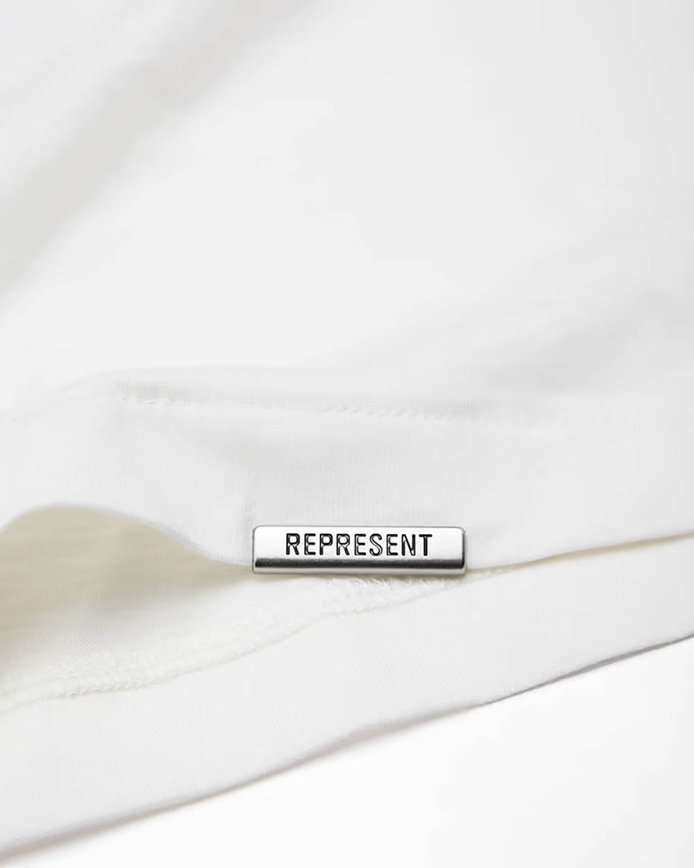 חולצת טישירט בייסיק קצרה רפרזנט Flat Initial גברים