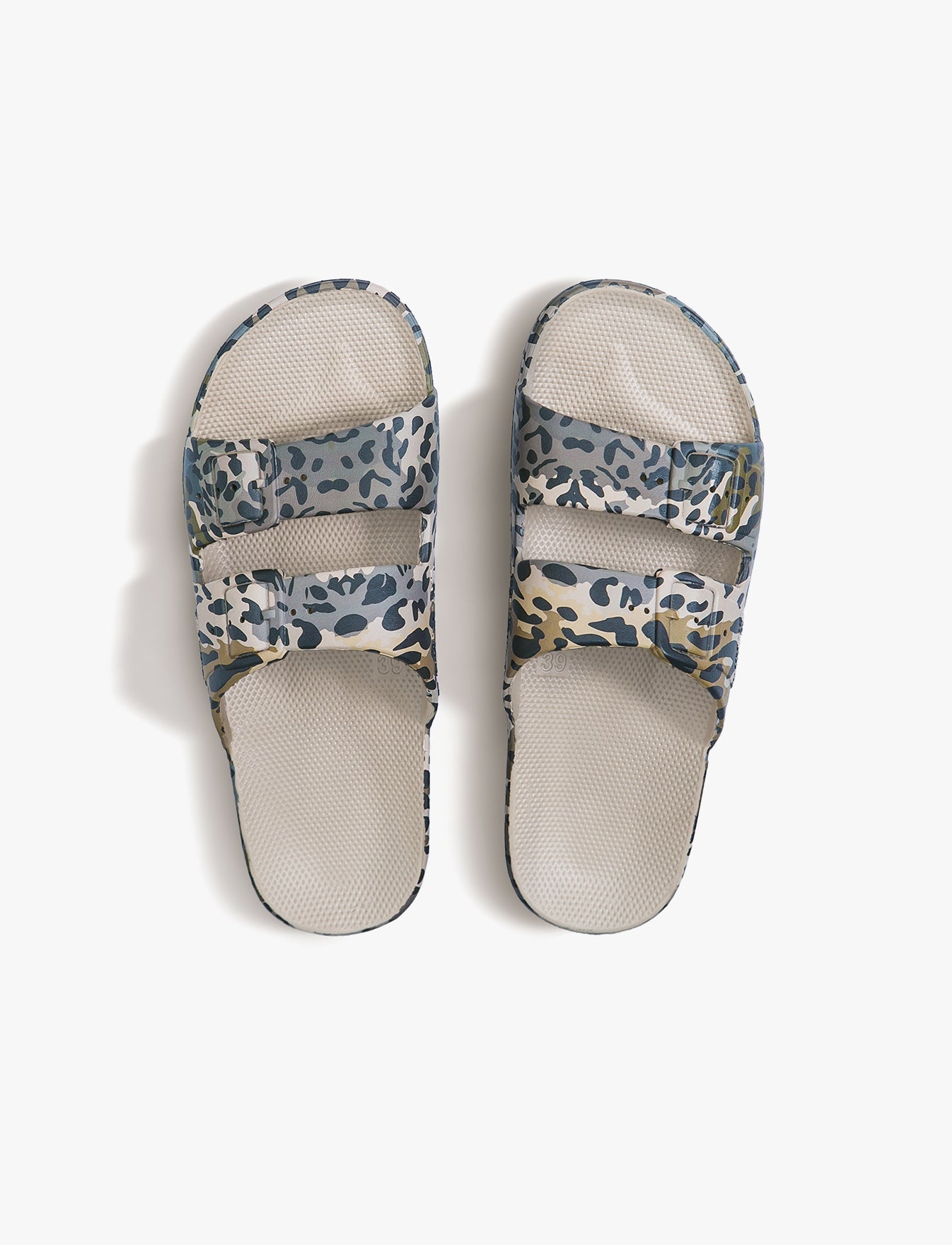 Freedom Moses LYNX- כפכפים לנשים מוזס מנומר בצבע קרם/שחור