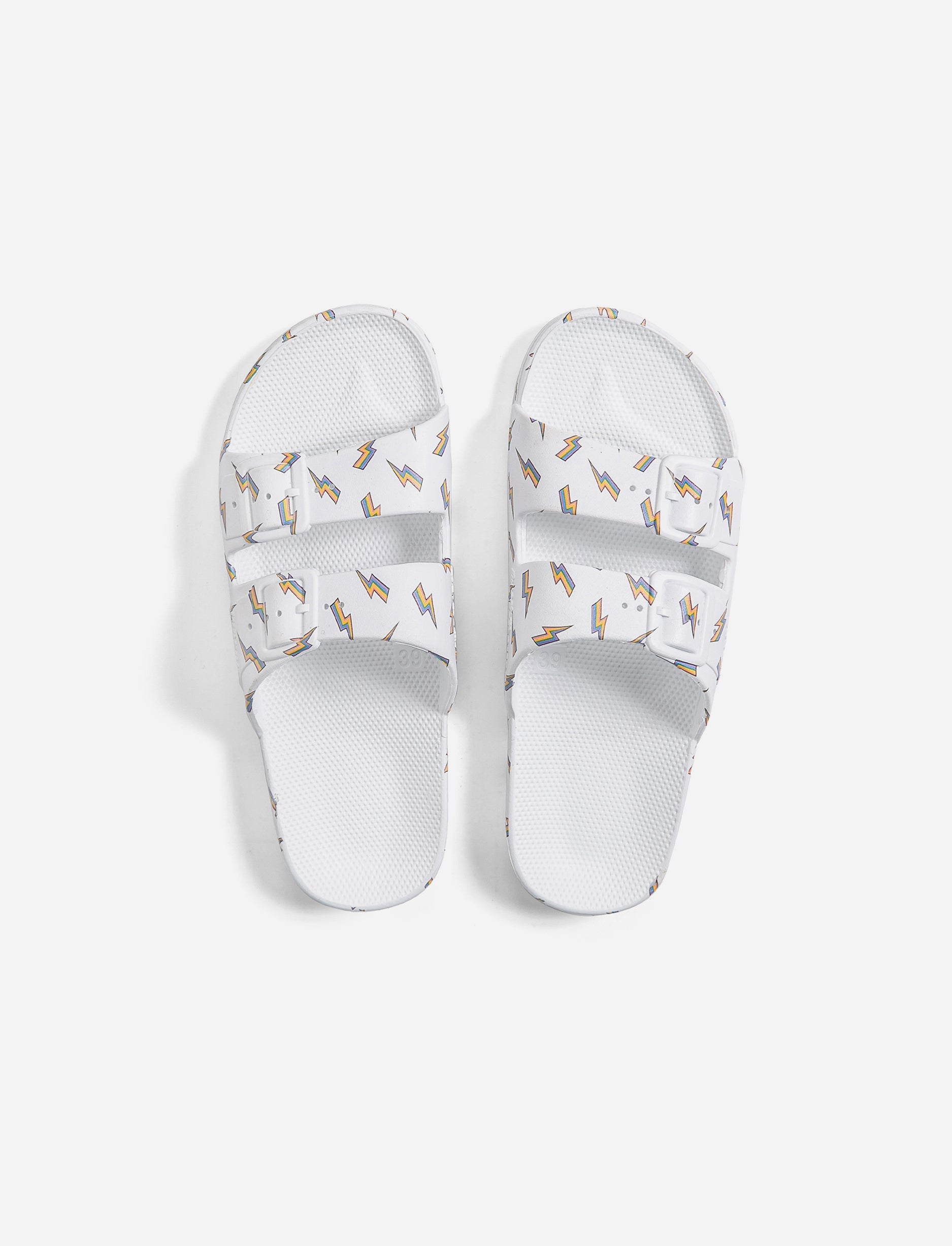 Fredoom Moses Kids Bolt White - כפכפים לילדים מוזס בצבע לבן בהדפס ברק