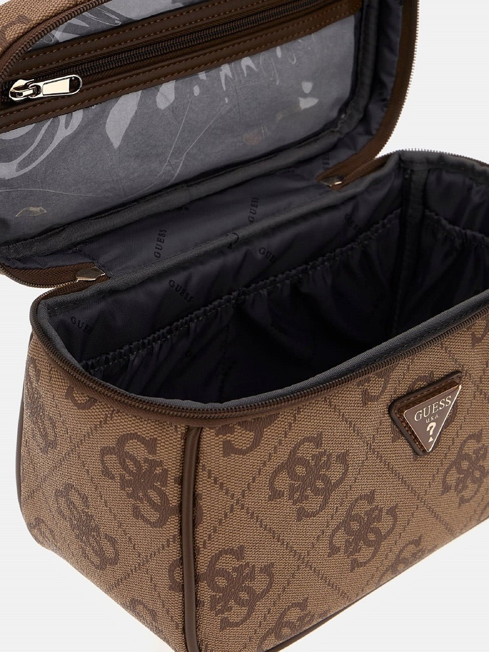 תיק נסיעה Guess Berta Toiletry Train Case נשים
