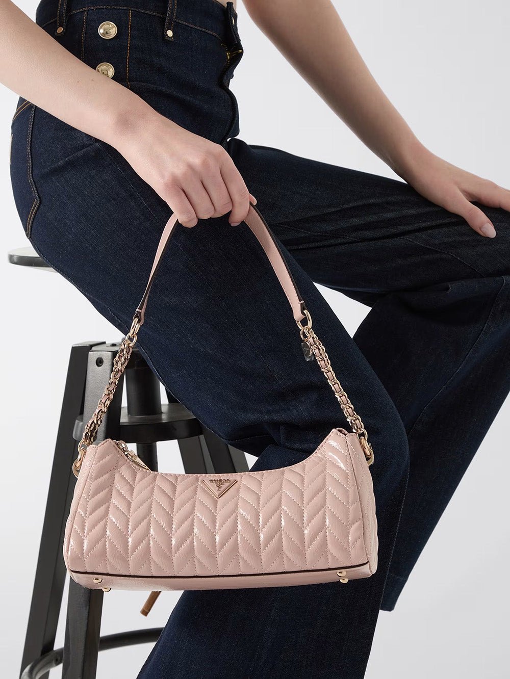 תיק Guess Cheryl Shoulder Bag נשים