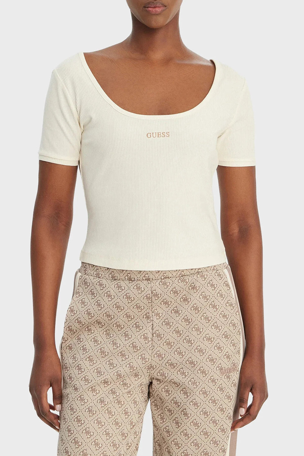 חולצת טישירט קצרה Guess Circe Slim Fit Logo נשים