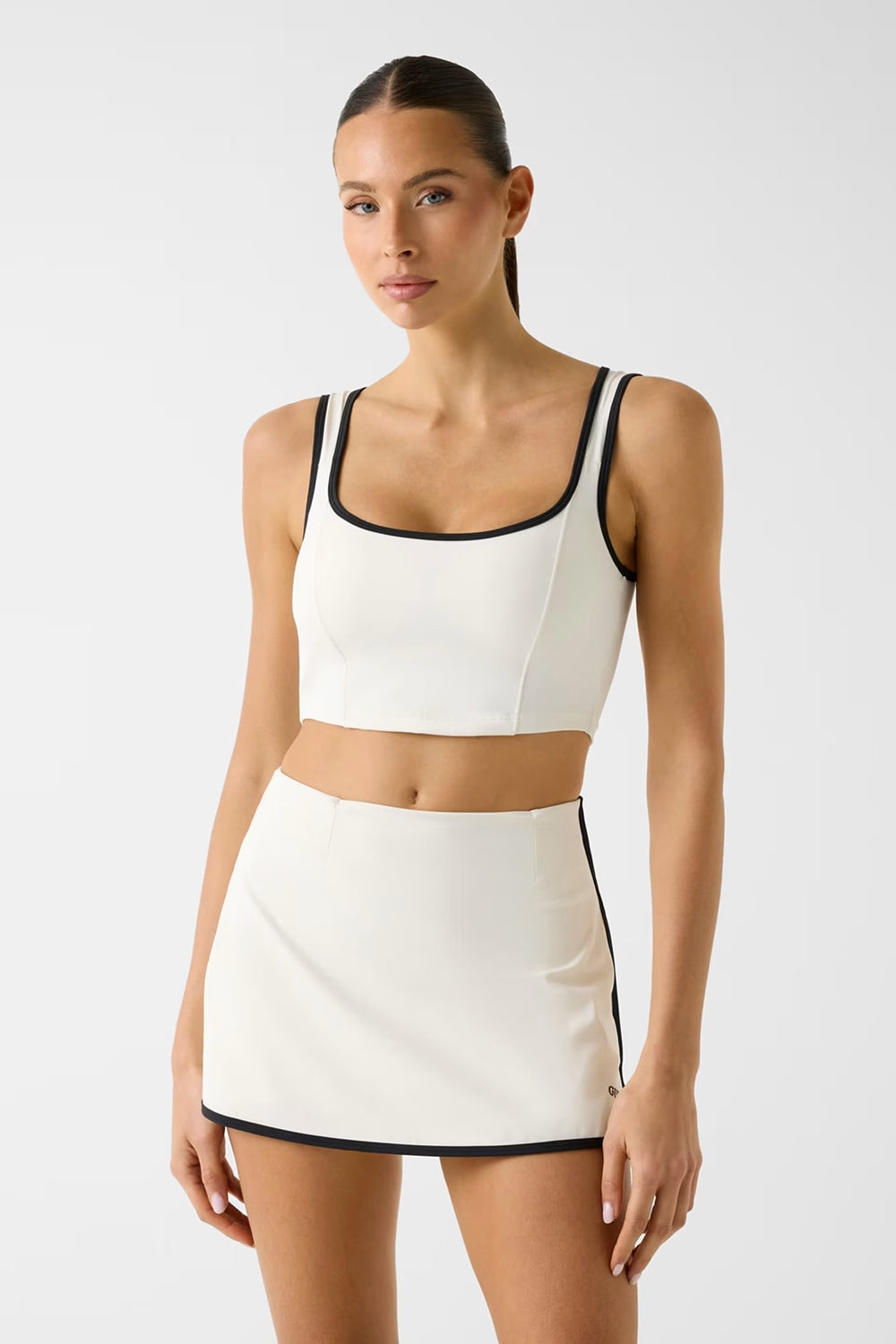 טופ Guess Stretch Cropped Top נשים