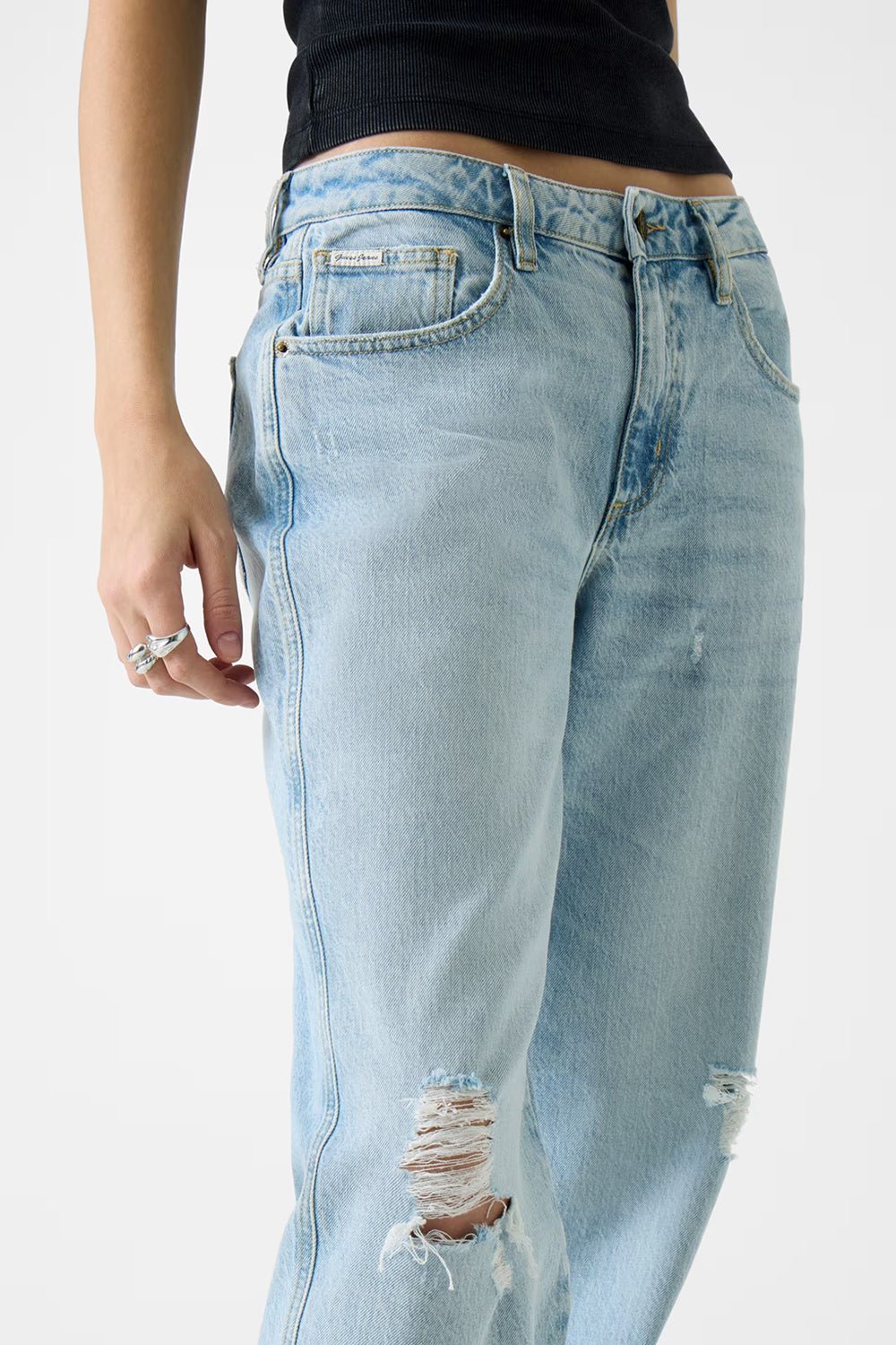 ג'ינס Guess Estroyed Straight-Leg Boyfriend נשים