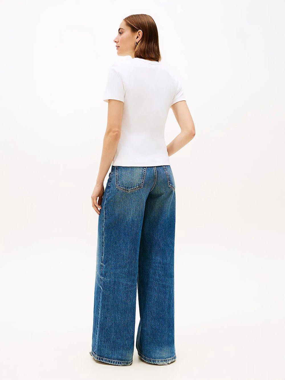 חולצת טישירט קצרה טומי הילפיגר Flag Embroidery Crew Neck Slim נשים