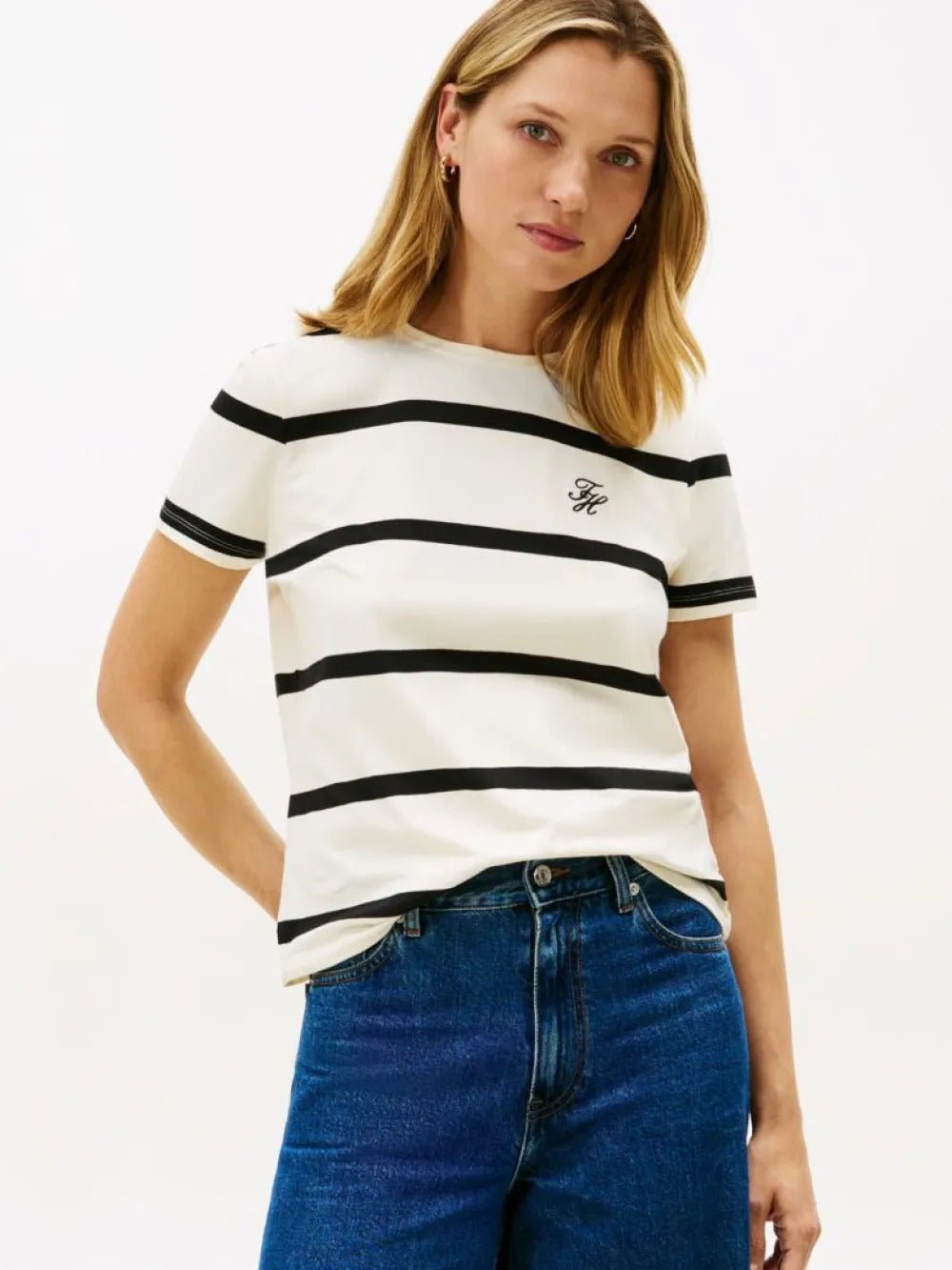 חולצת טישירט קצרה טומי הילפיגר Logo Embroidery Jersey Crew Neck נשים