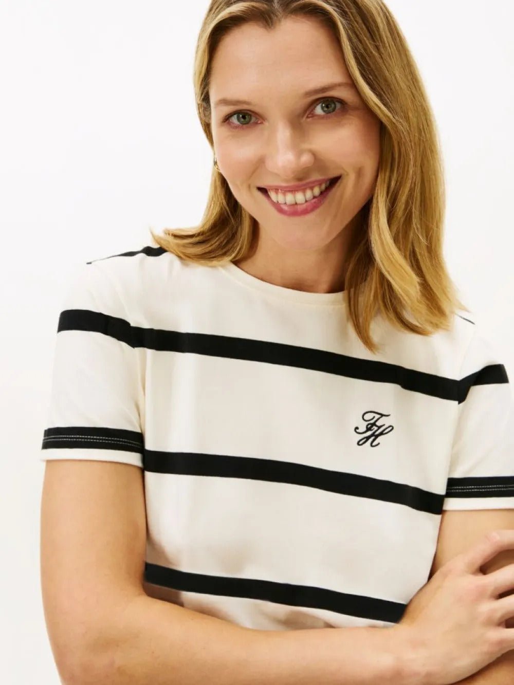 חולצת טישירט קצרה טומי הילפיגר Logo Embroidery Jersey Crew Neck נשים
